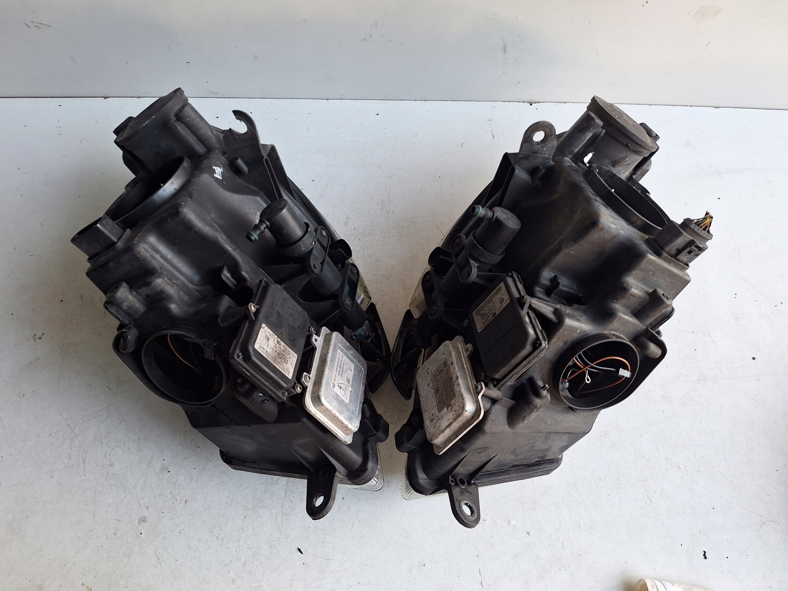 SKODA SUPERB II 3T0 08-13 light left XENON UK