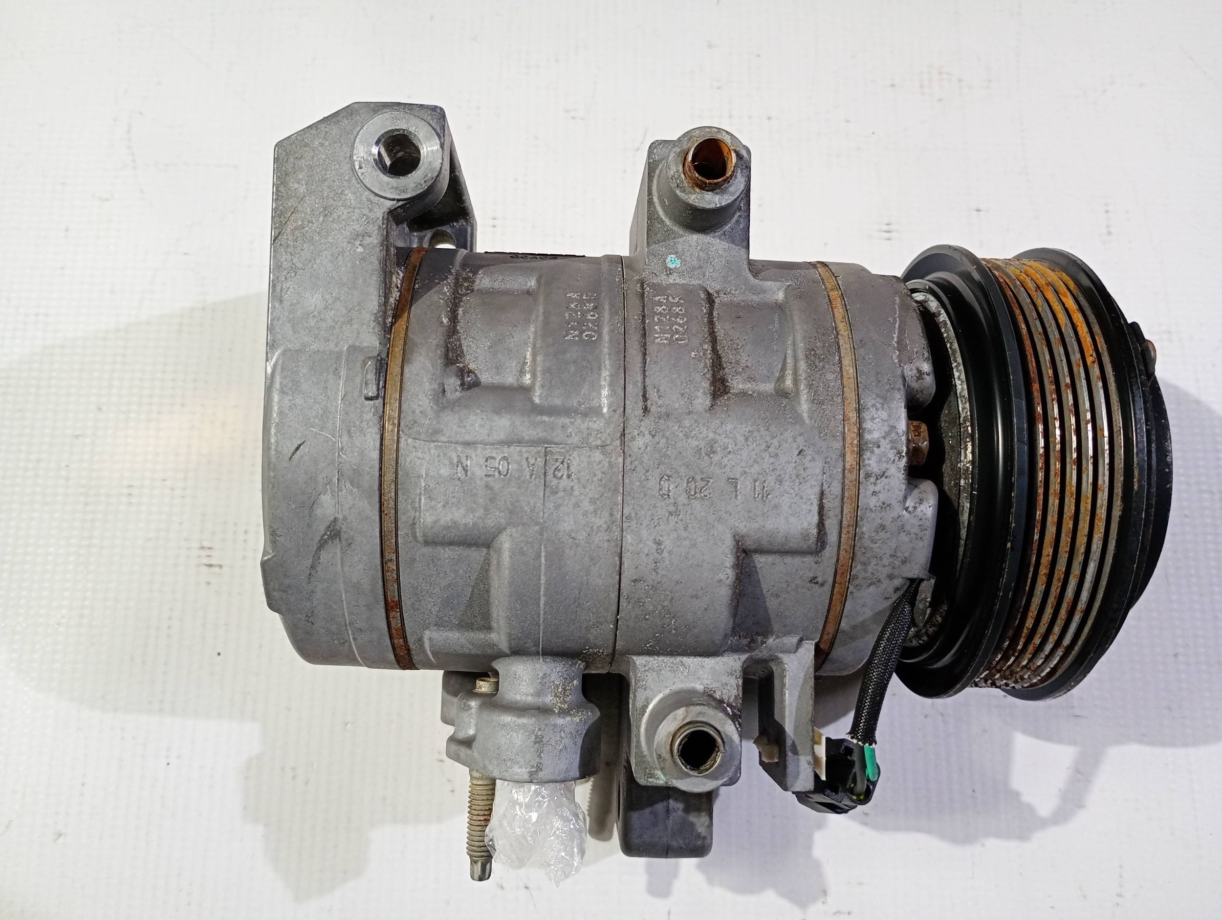 compressor compressor; of the air conditioning A/C Ford Mustang V 5.0 V8 2011-14