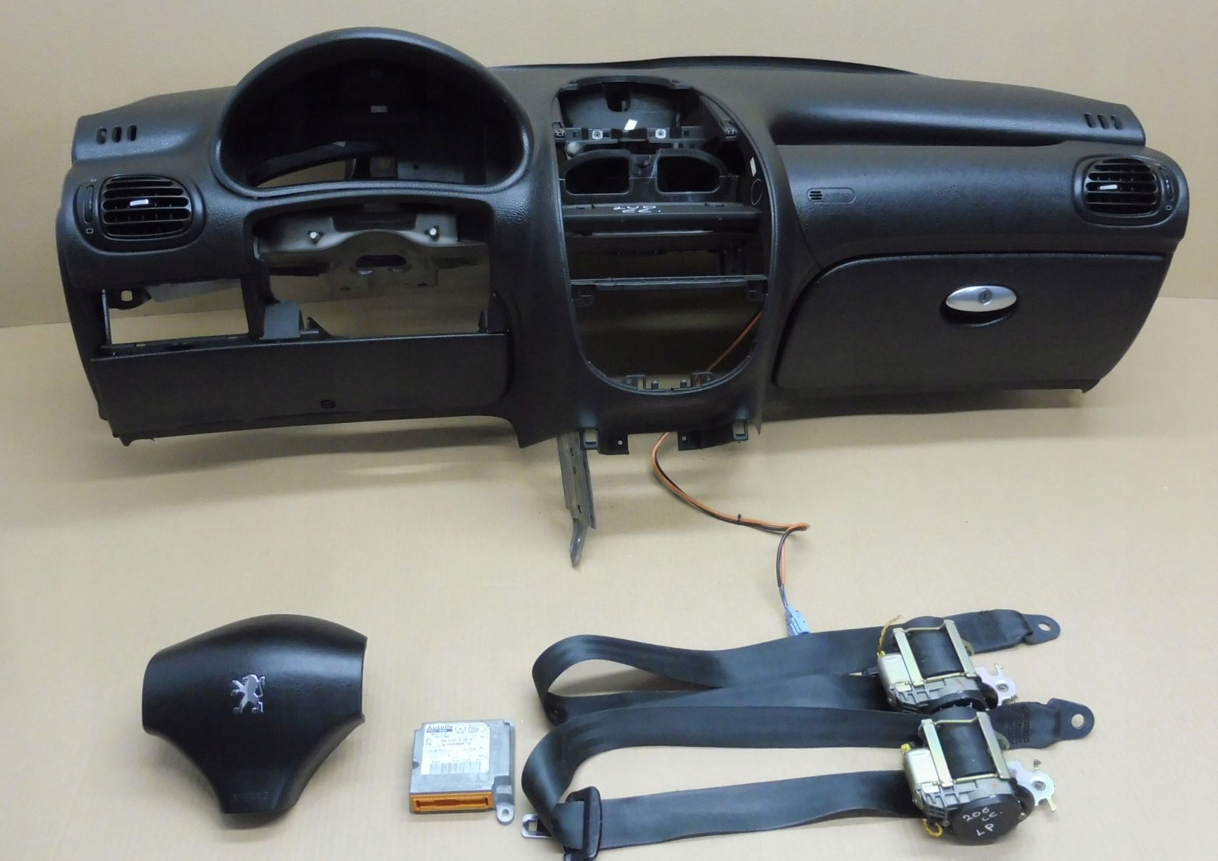 Доска ремни подушки Peugeot 206 CC