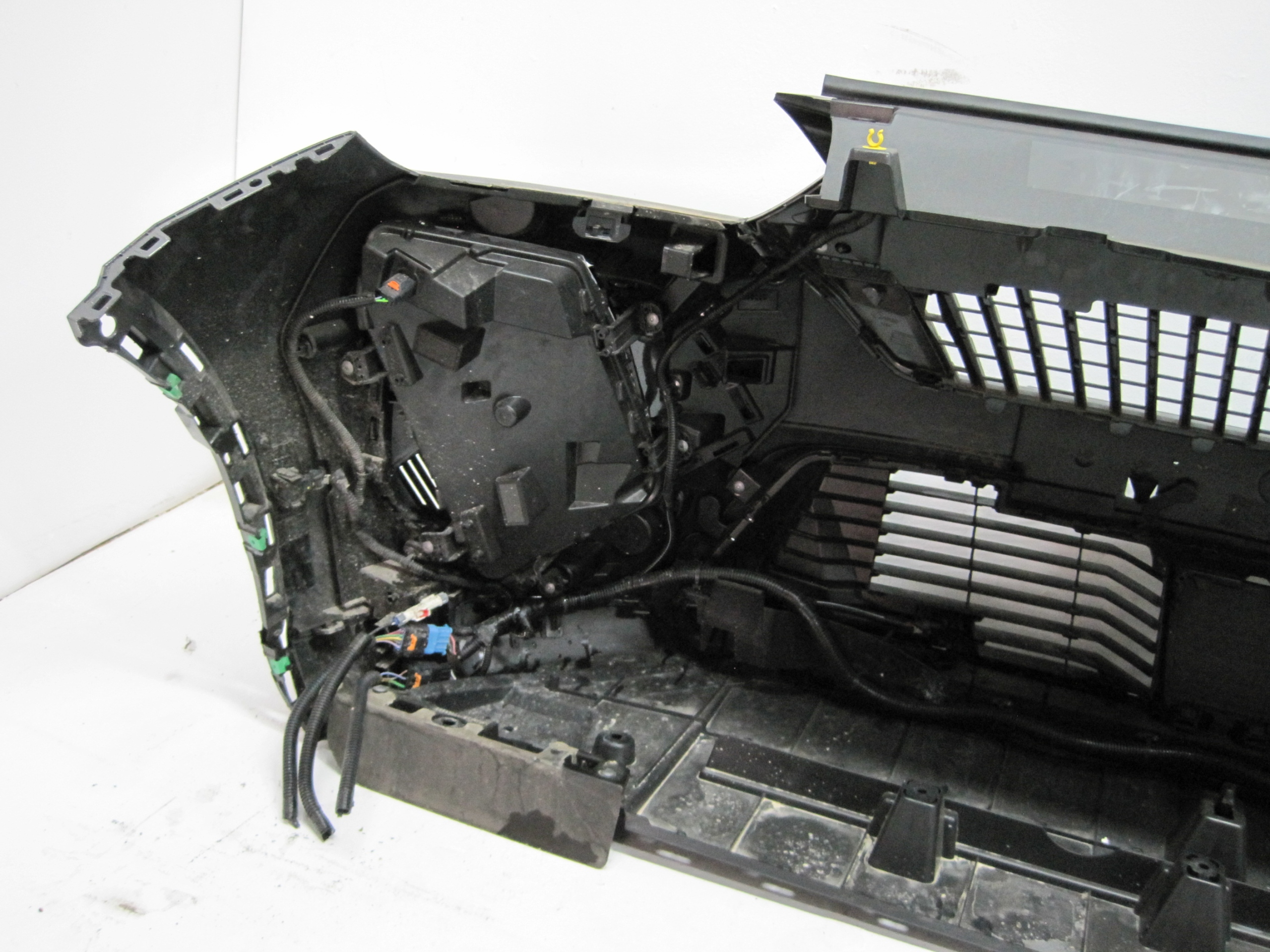 bumper PEUGEOT 2008 24R 6 PDC KAMERA front front