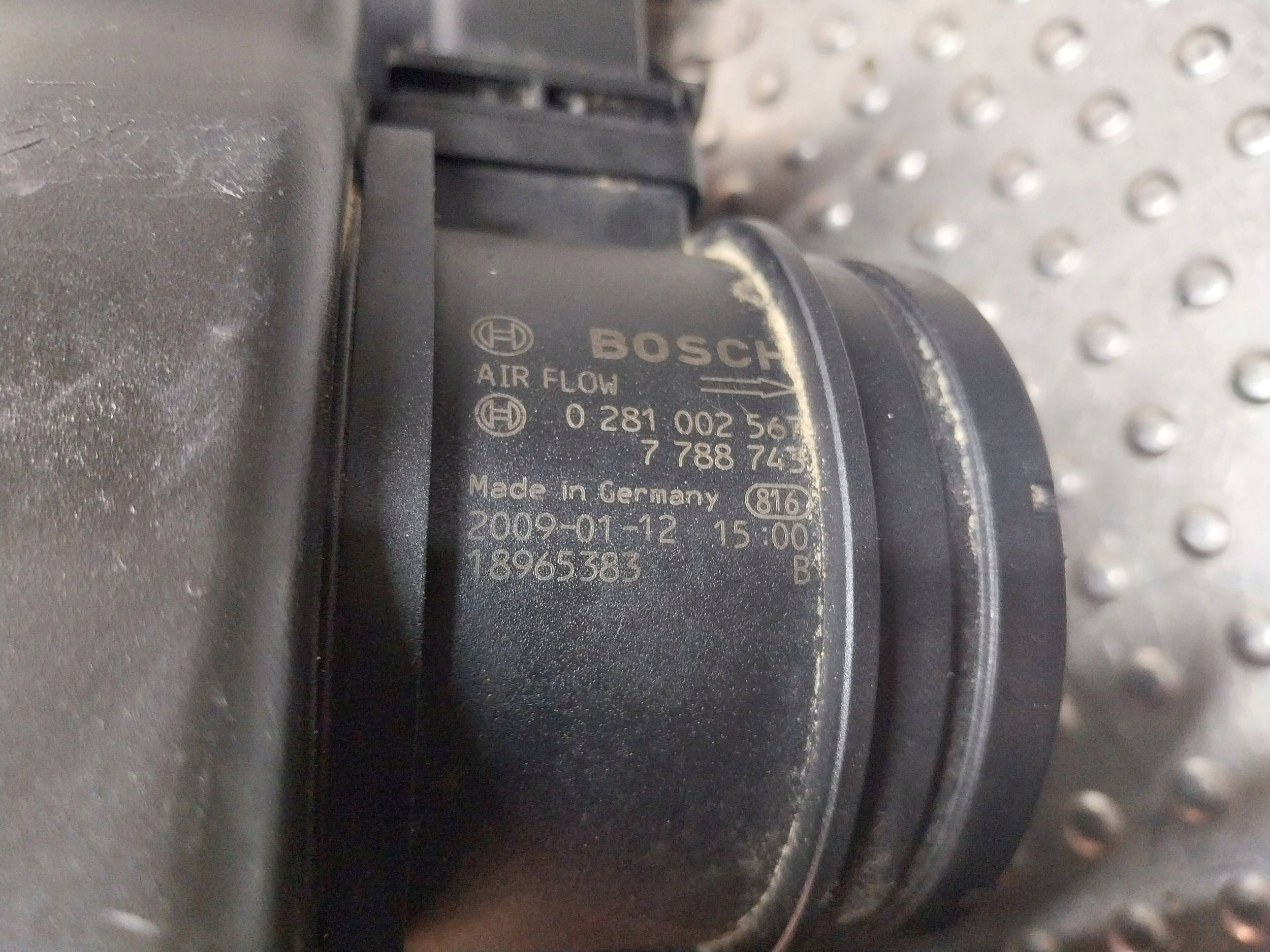 poklopač filtera zračni 7797460 BMW E81 E82 E87 E90 E91 E92