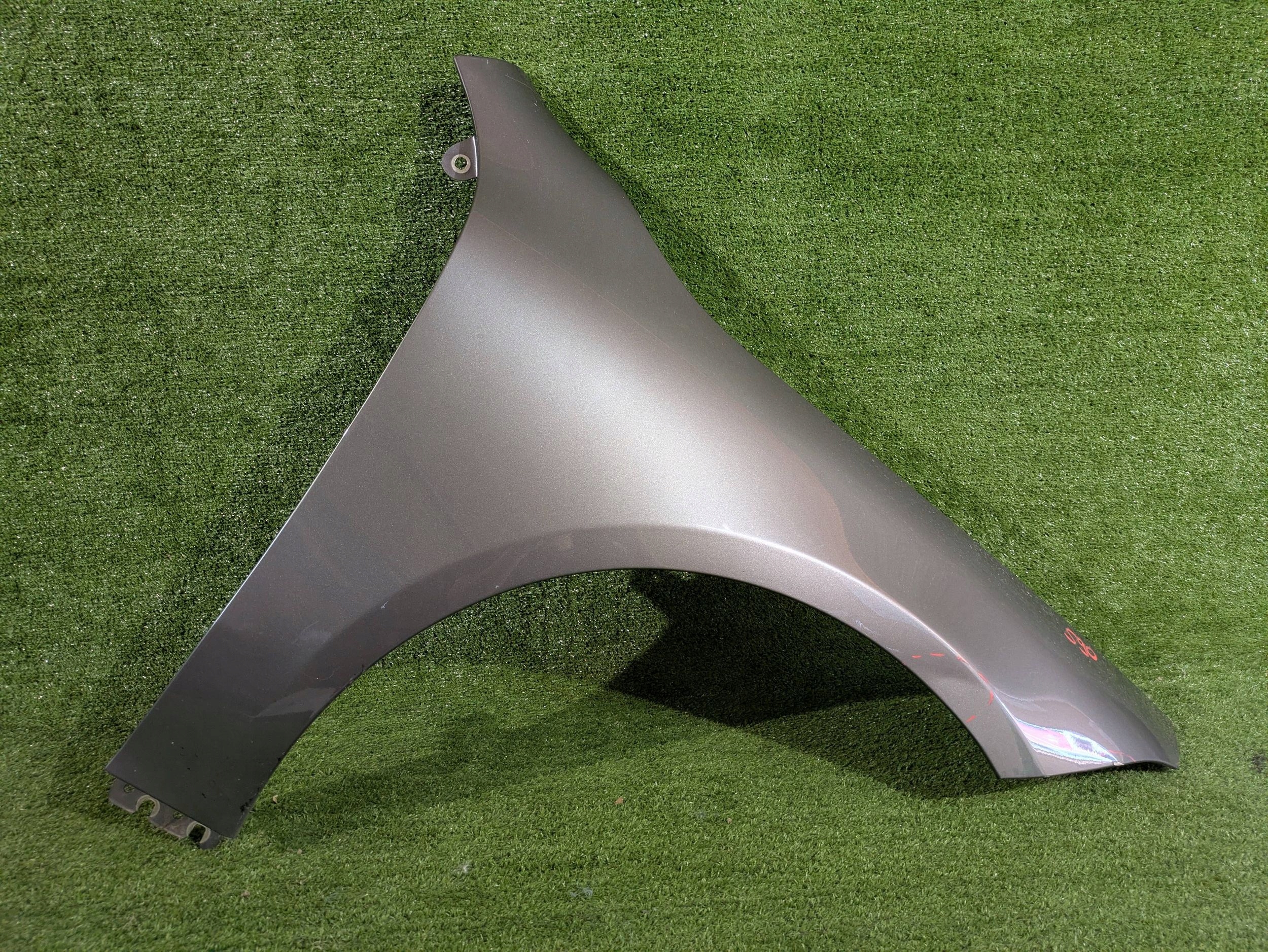 fender front right front MERCEDES CLA W118 NR.590