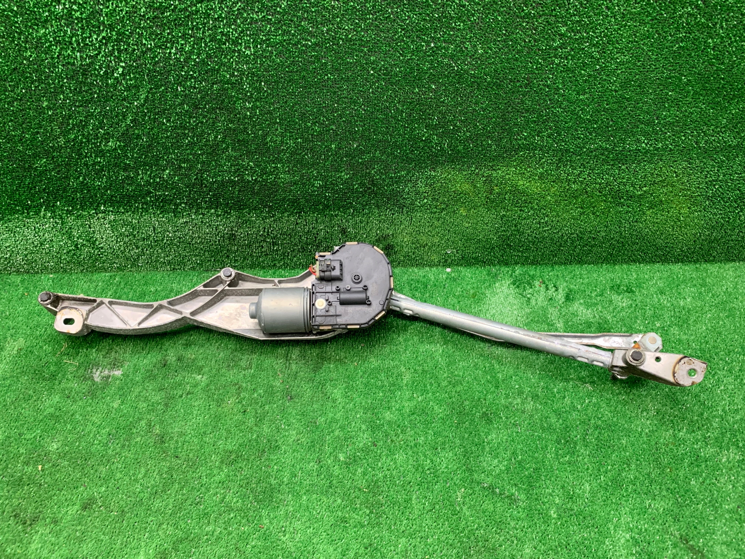 MECHANIZM WYCIERACZEK PRZÓD SILNICZEK MERCEDES W211 LIFT EUROPA A2118200940