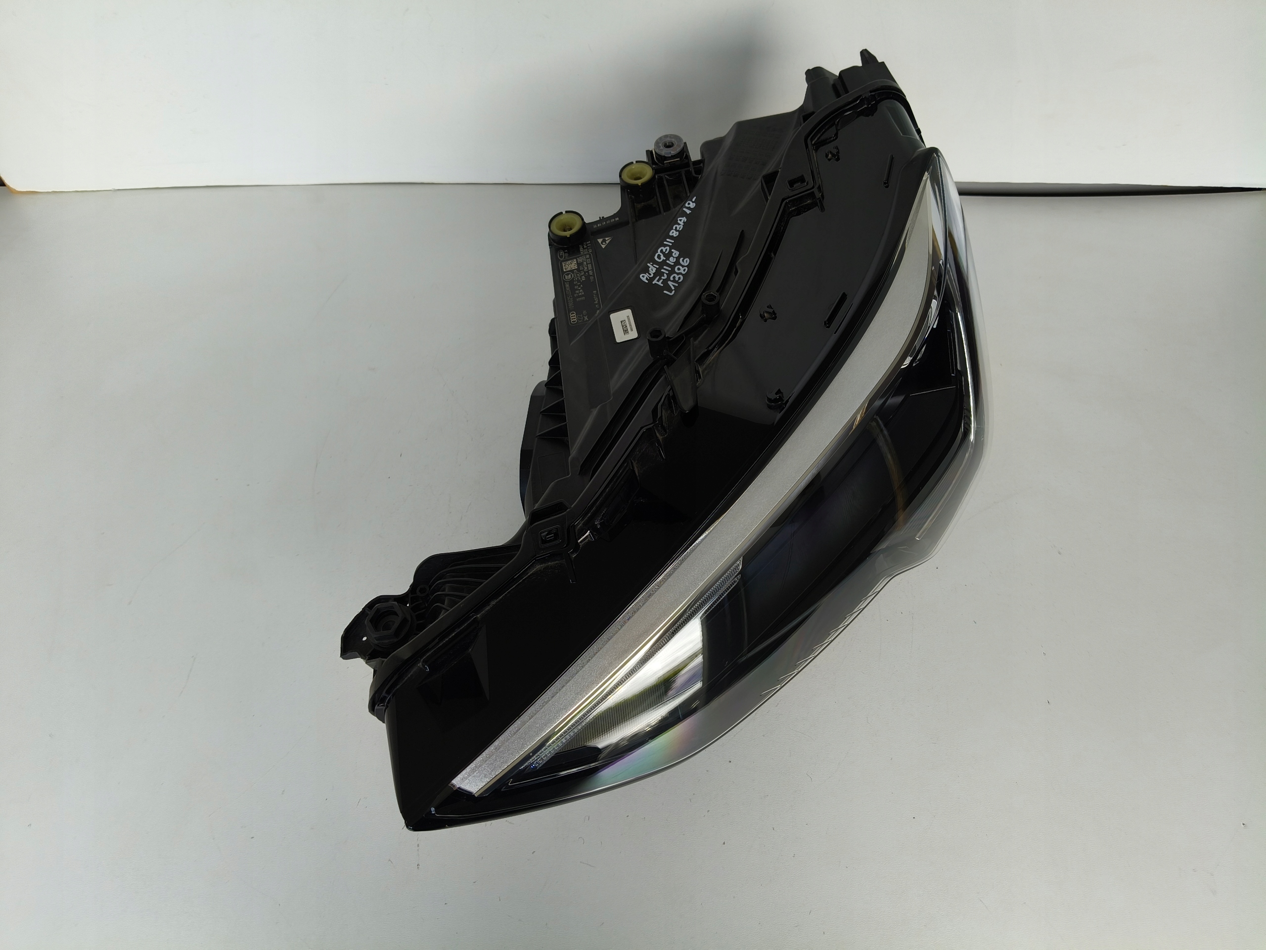 light left REFLEKTOR AUDI Q3 II 83A 18- FULL LED