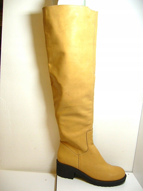 Dámské kozačky na platformě klasické mušketýrky na platformě Karino 38