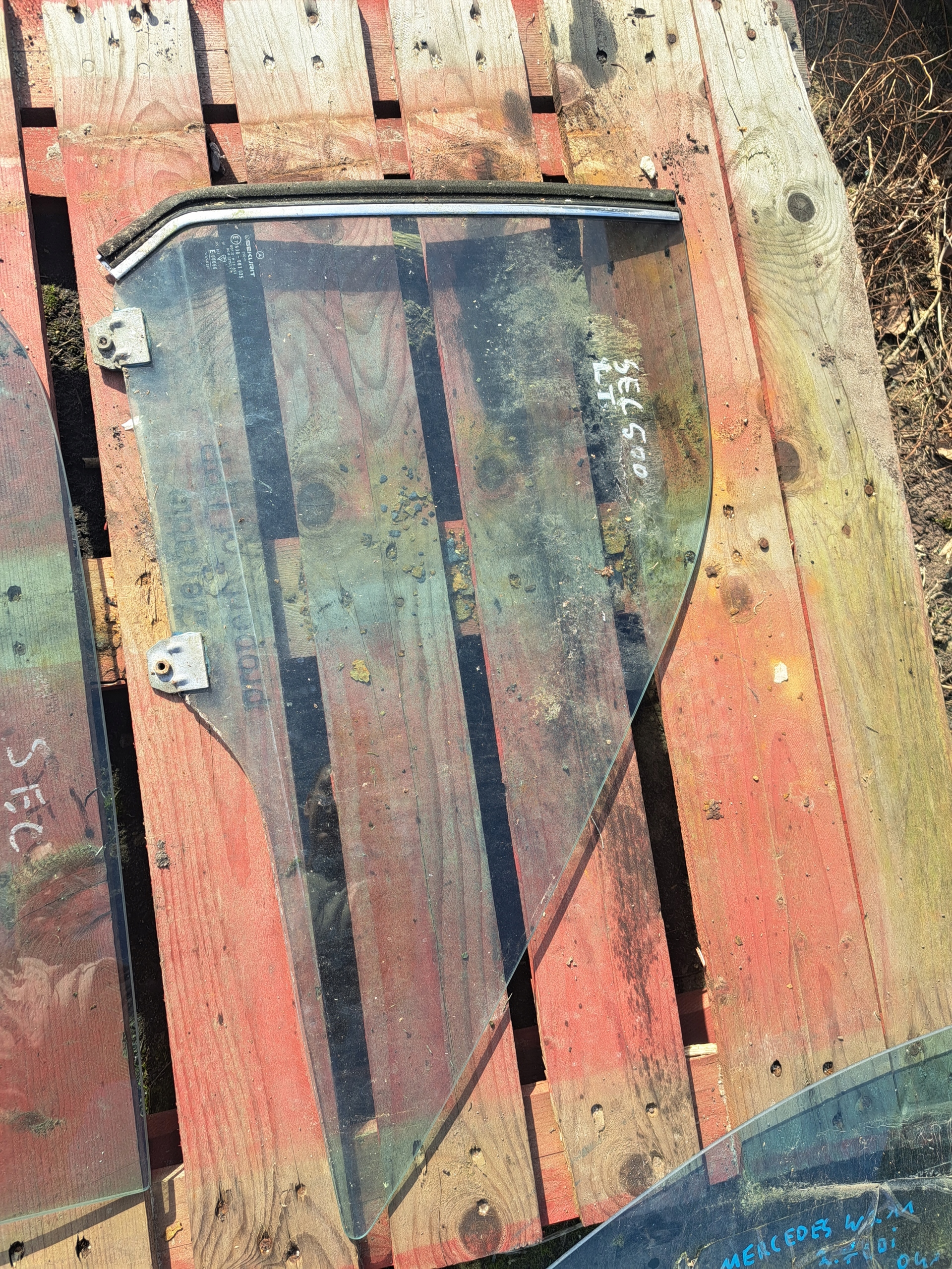 window left rear part MERCEDES W126 SEC COUPE original