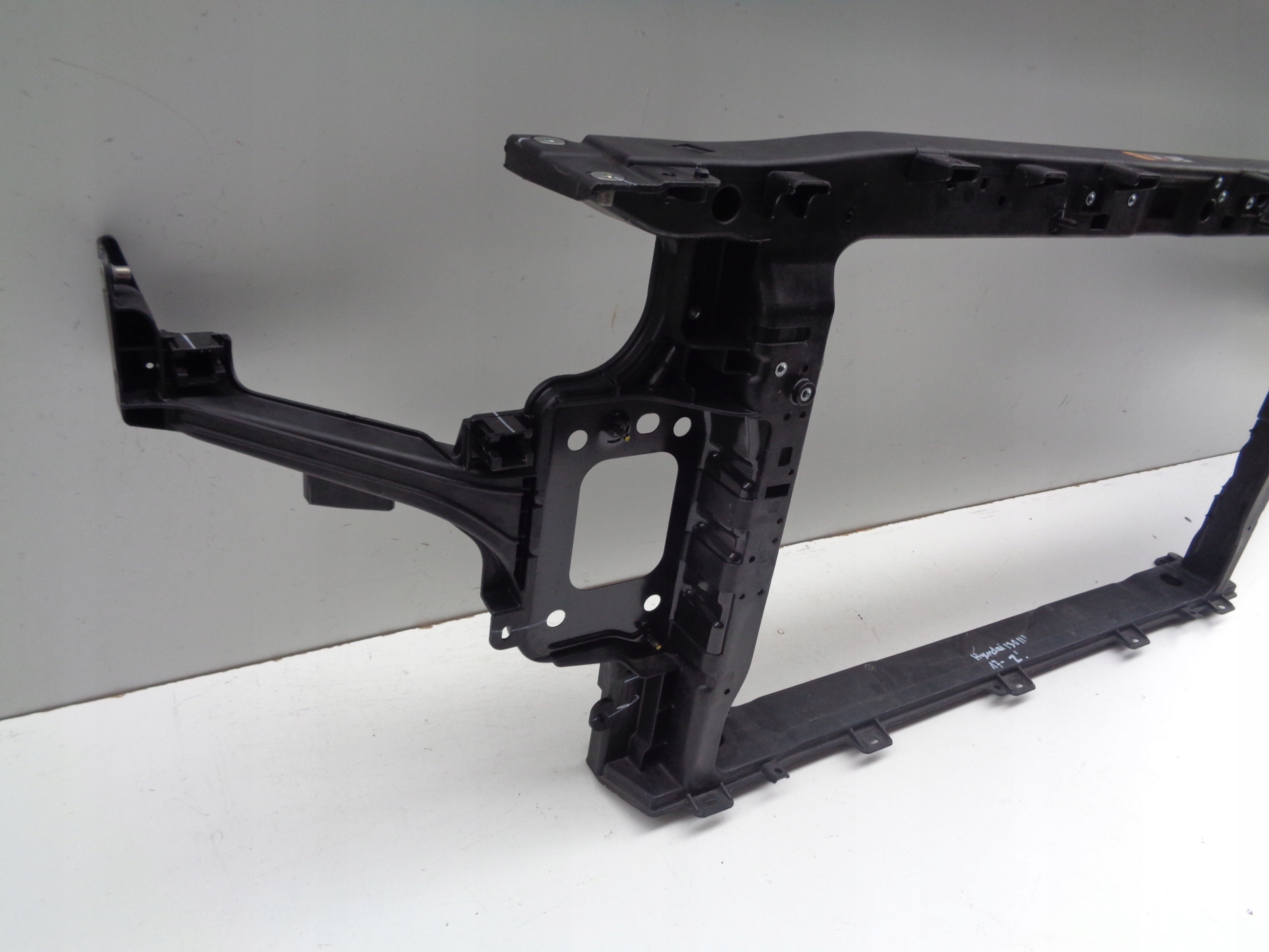 bar, wall front HYUNDAI I30 III 17