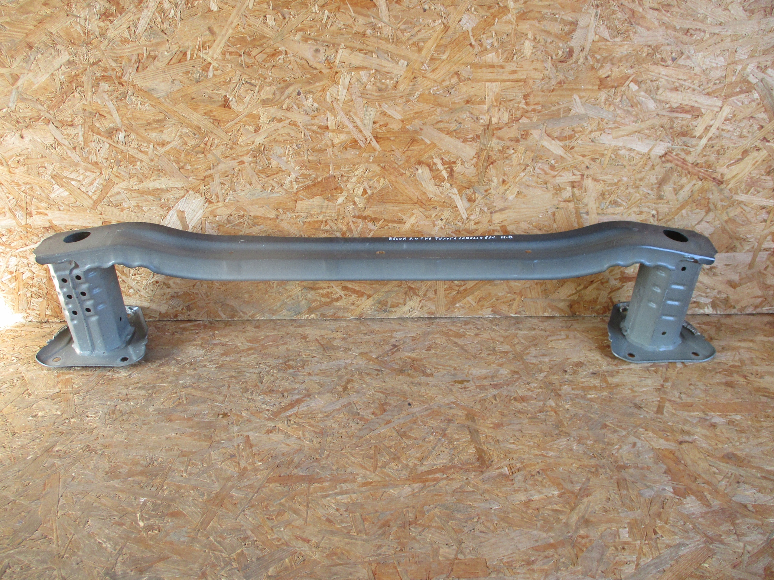 TRAVERSA paraurti posteriore TOYOTA COROLLA E21 HB