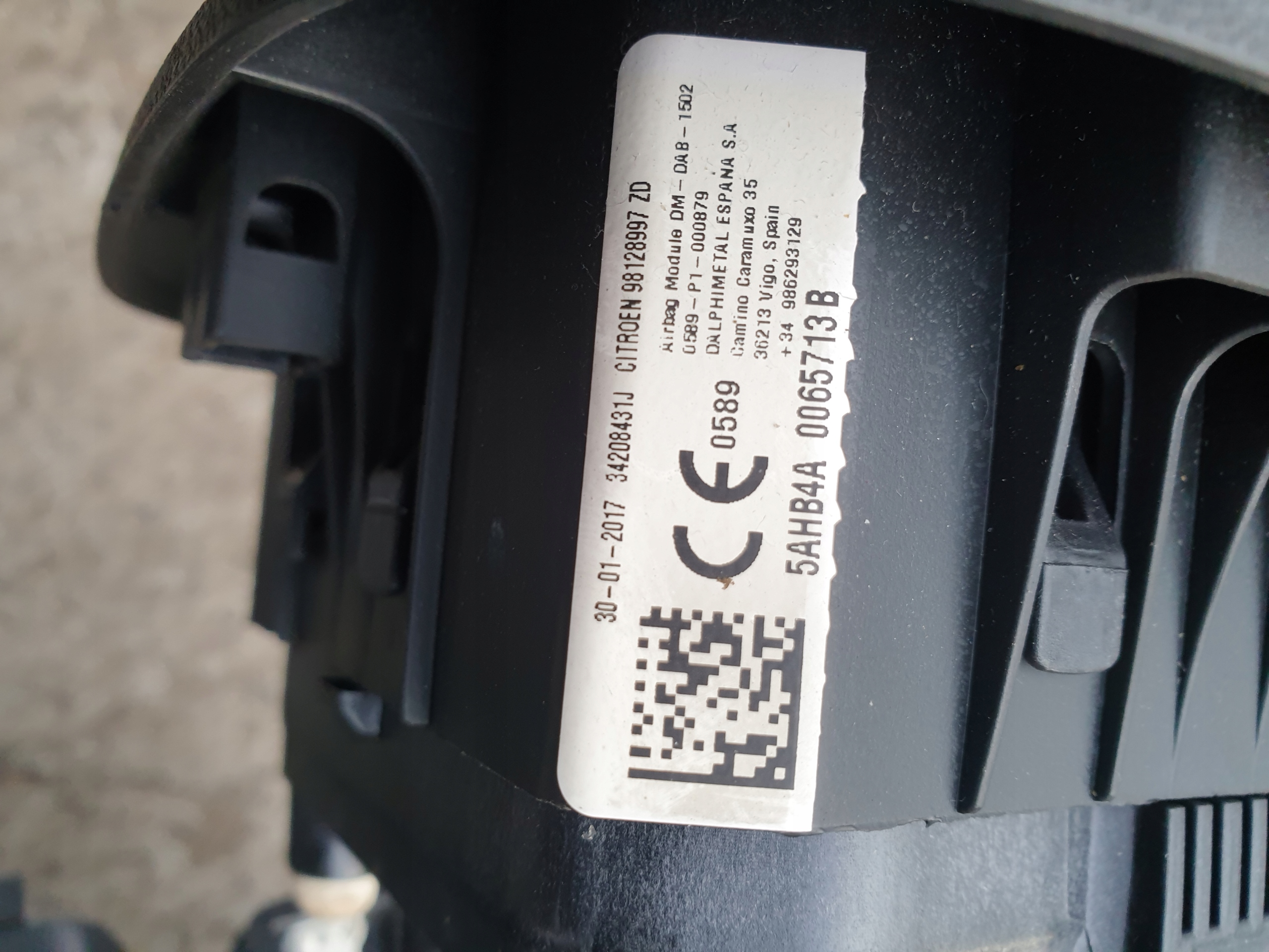 dashboard instrument panel cockpit airbags tension belts CITROEN C3 III 2016