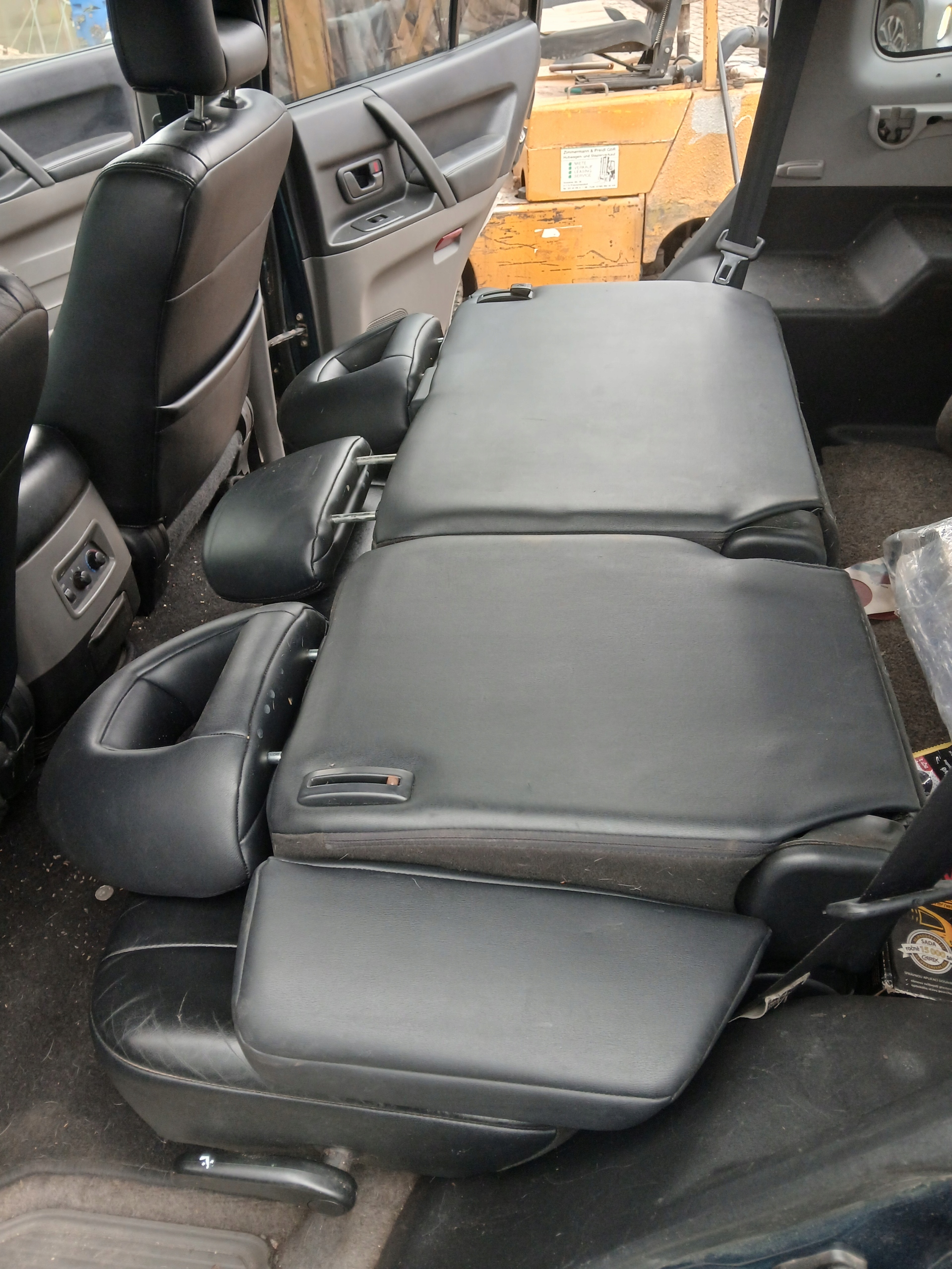 Pajero III 5d кресла , черные , комплект