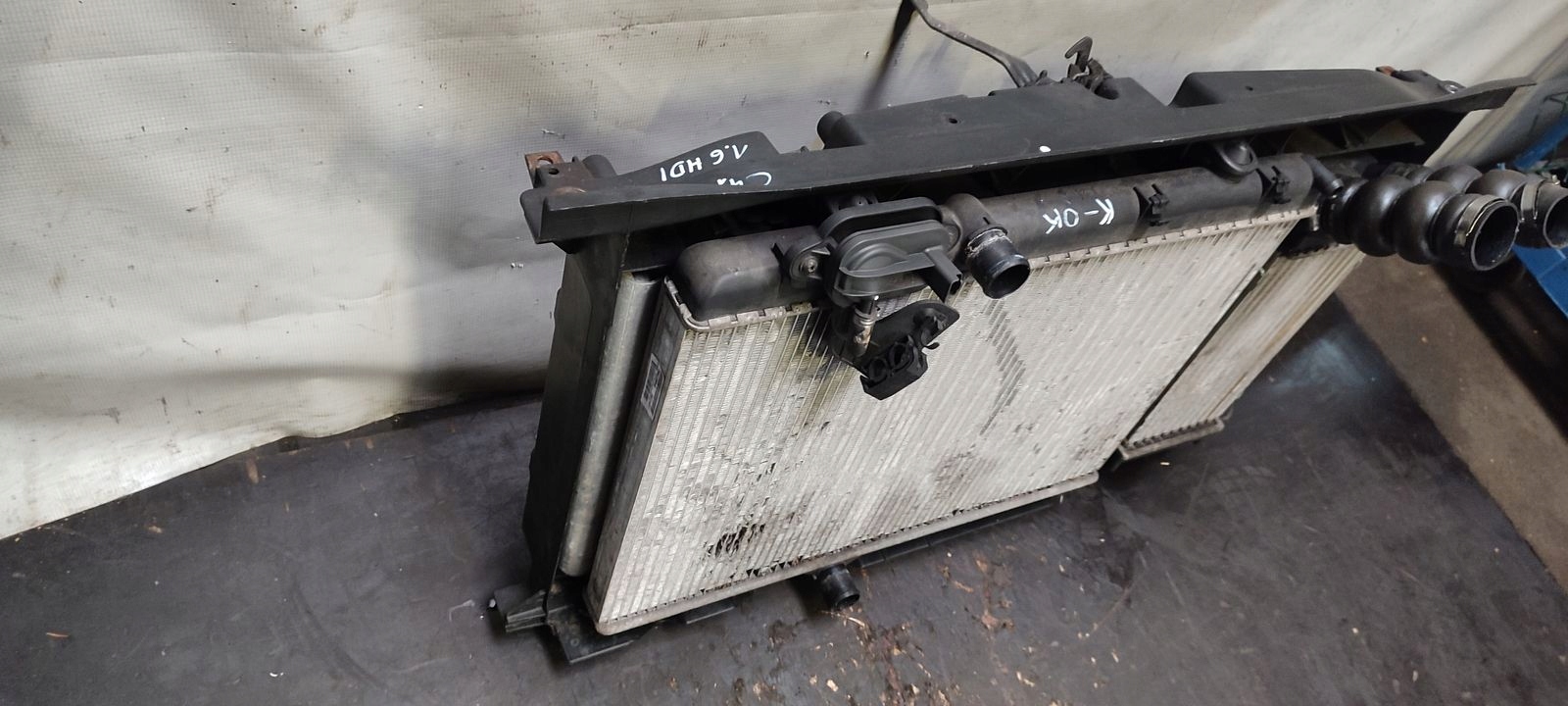 support panel for radiators pillar iron radiator Citroen C4 1,6 HDI