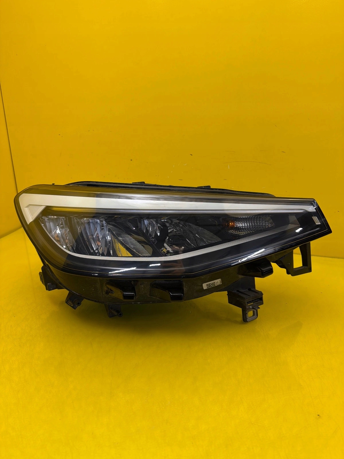 light right front VW ID4 Full Led 11B941006A