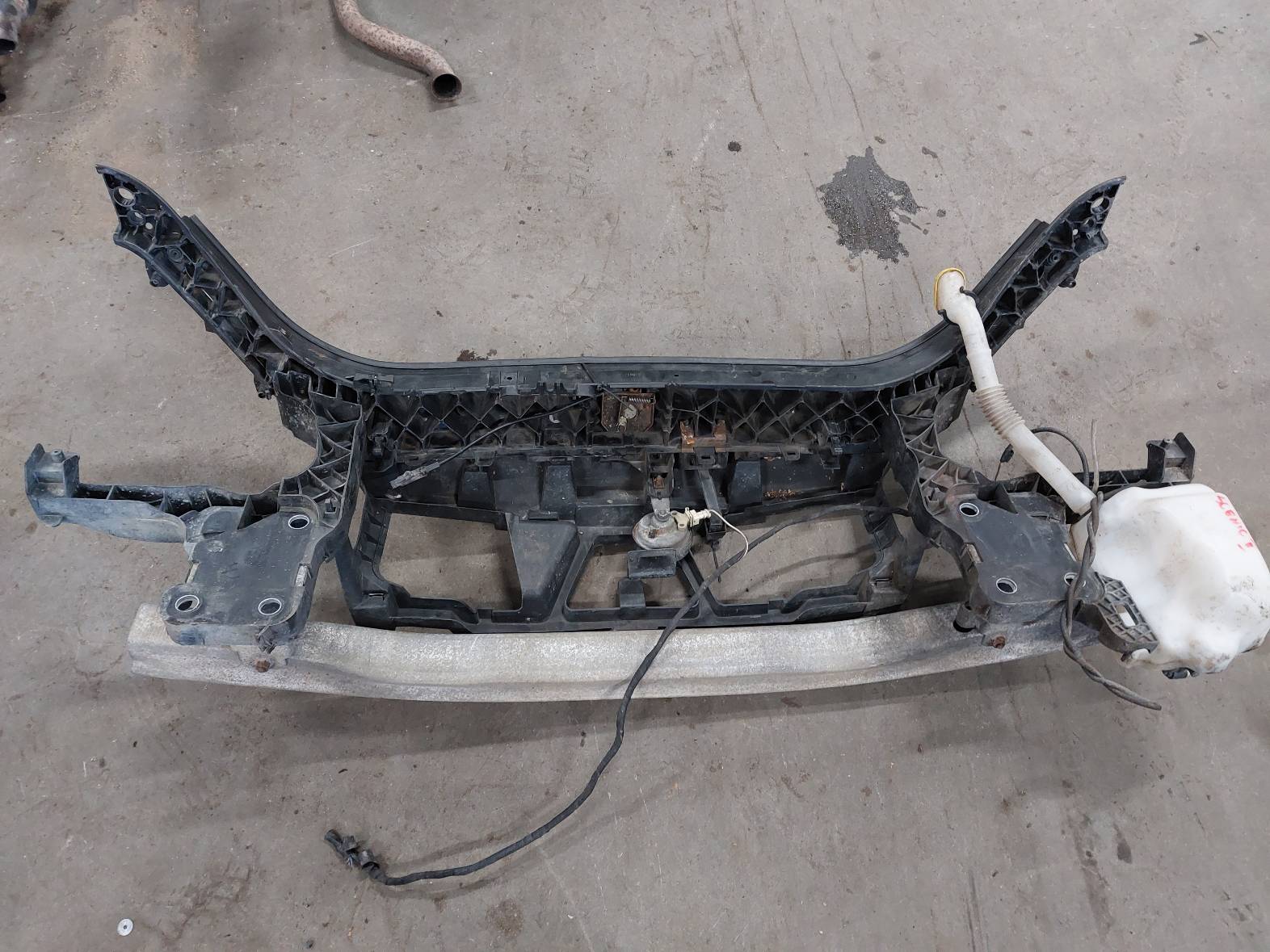support panel for radiators pillar iron RENAULT SCENIC II 1.9 DCI 8200104706