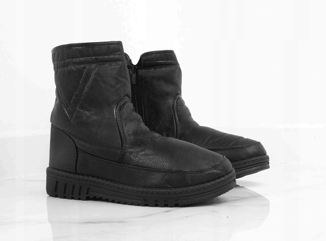 CZARNE BOTKI TRAPERY EKOSKÓRA ŚNIEGOWCE 42 Rozmiar US 10