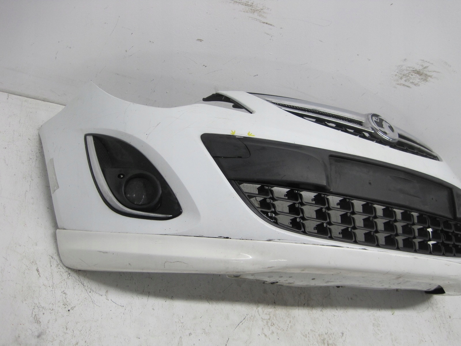 lökhárító OPEL CORSA D 11R eleje elsö