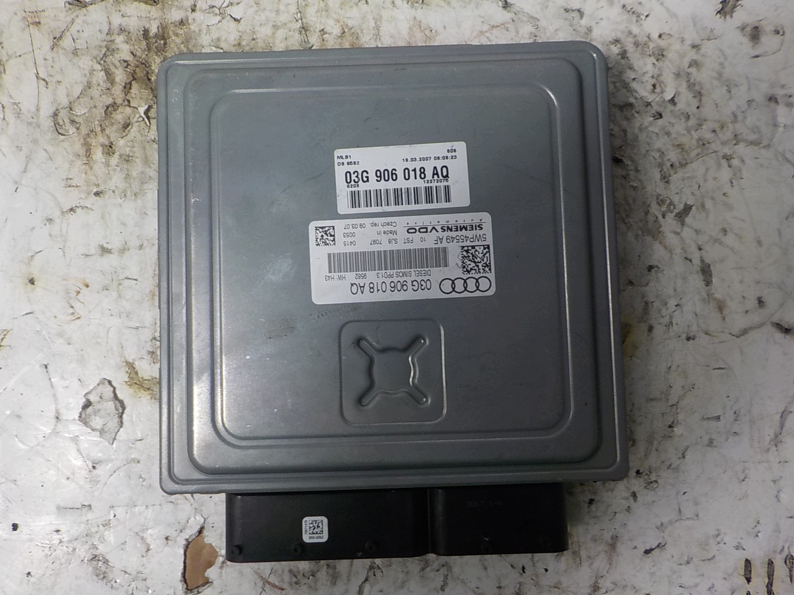AUDI A4 B7 computer control unit 03G906018AQ 5WP45549AE