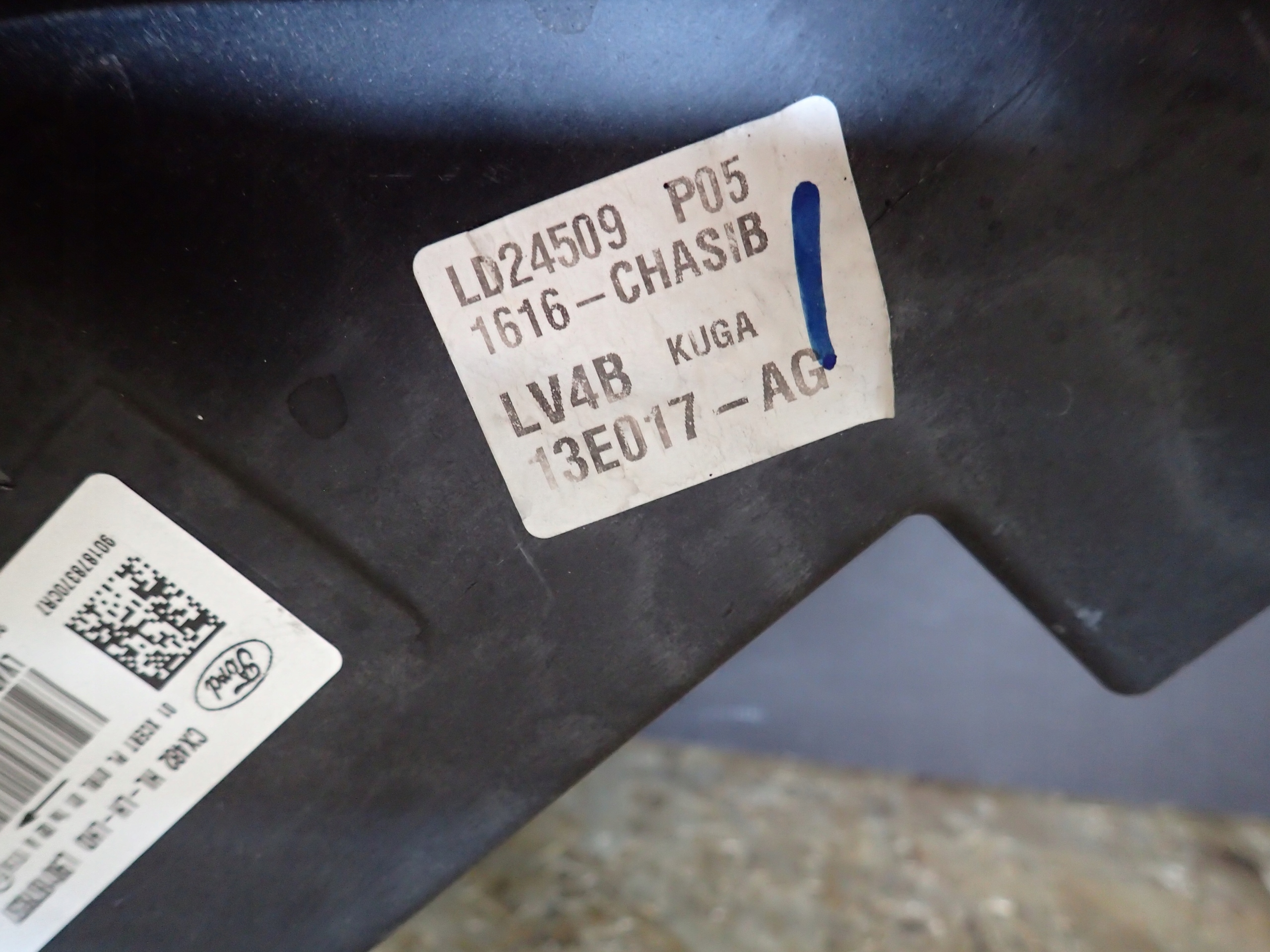 LAMPA LAMPY PRZÓD FORD KUGA MK3 FULL LED Numer katalogowy części LV4B-13E017-AH LV4B-13E016-AH