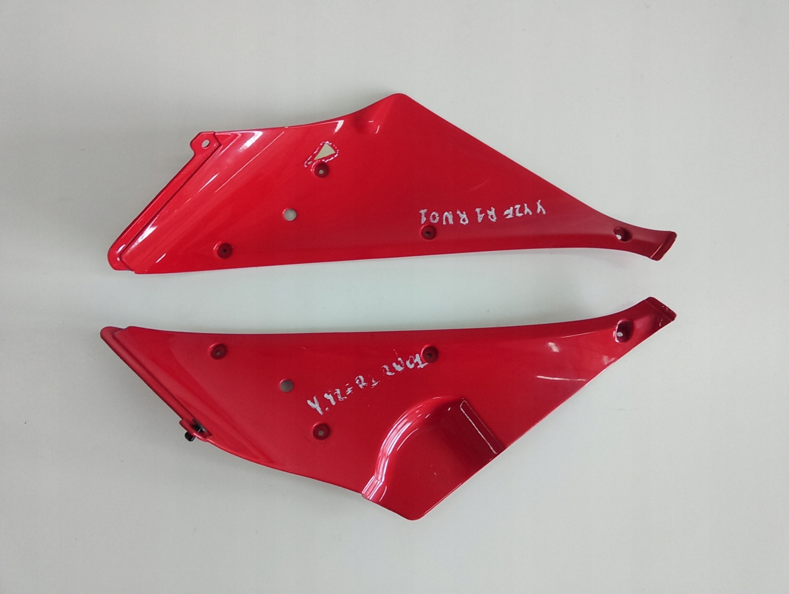 123455714 - Yamaha R1 rn01 крышка заполнения