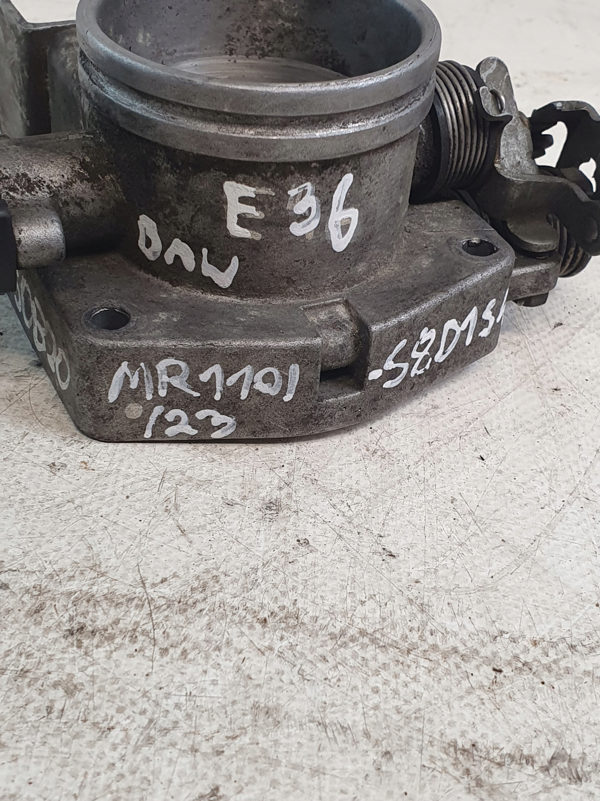 throttle flap OE 17303629 BMW E36 2.0B