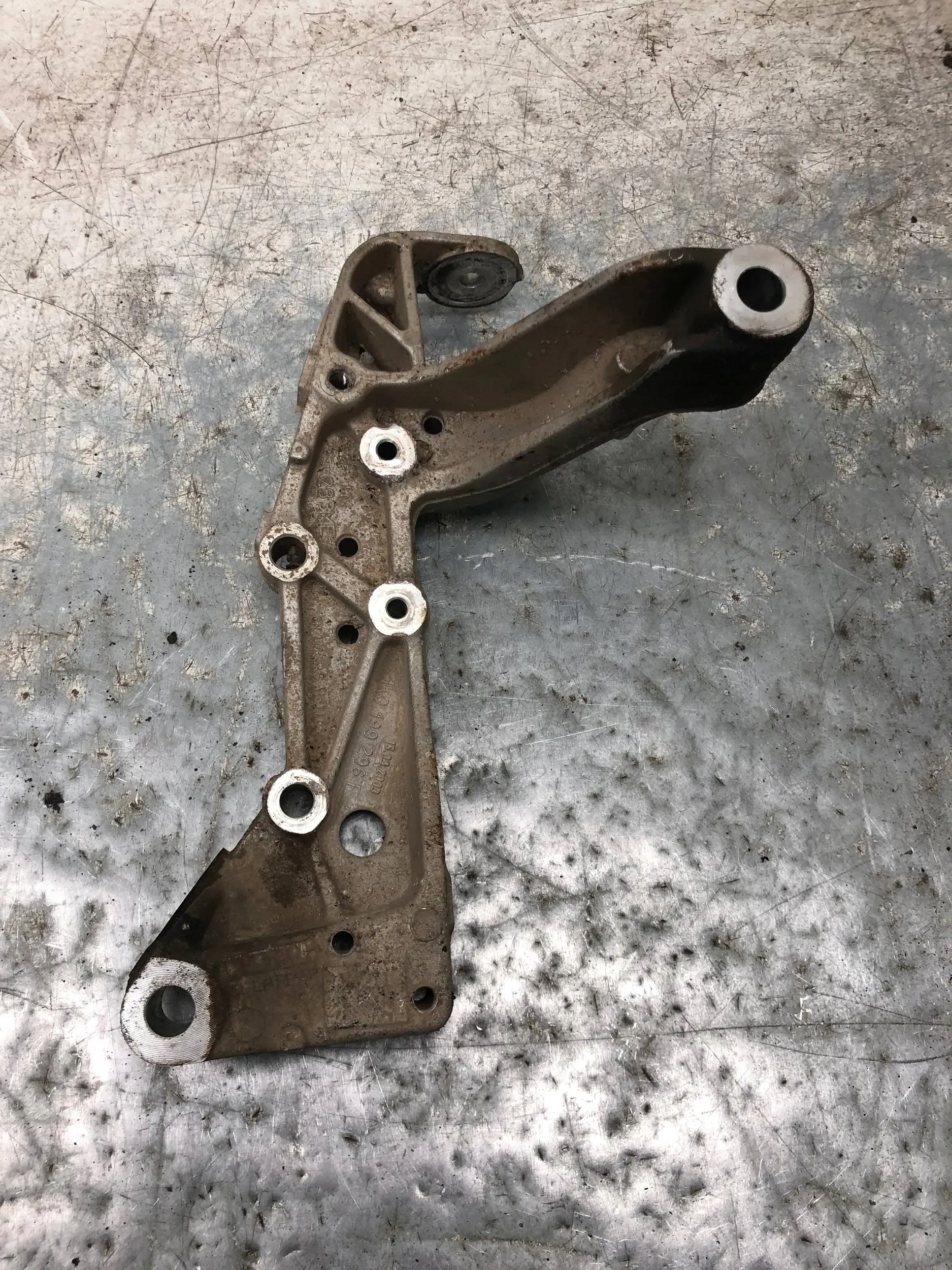 arm right front VW GOLF VI KOMBI 1K0199296F