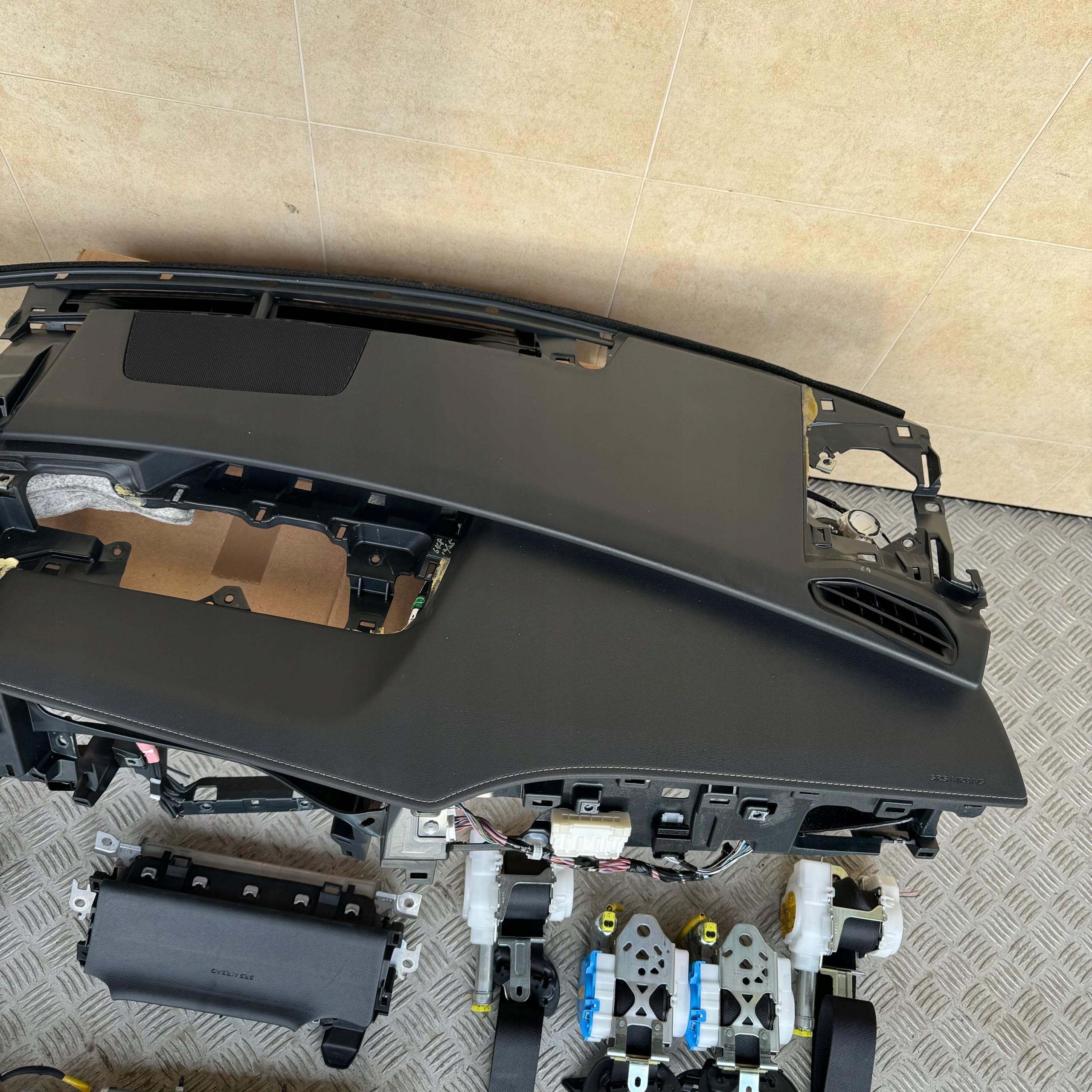 dashboard complete airbag console tension belts cockpit LEXUS UX 2021 ROK