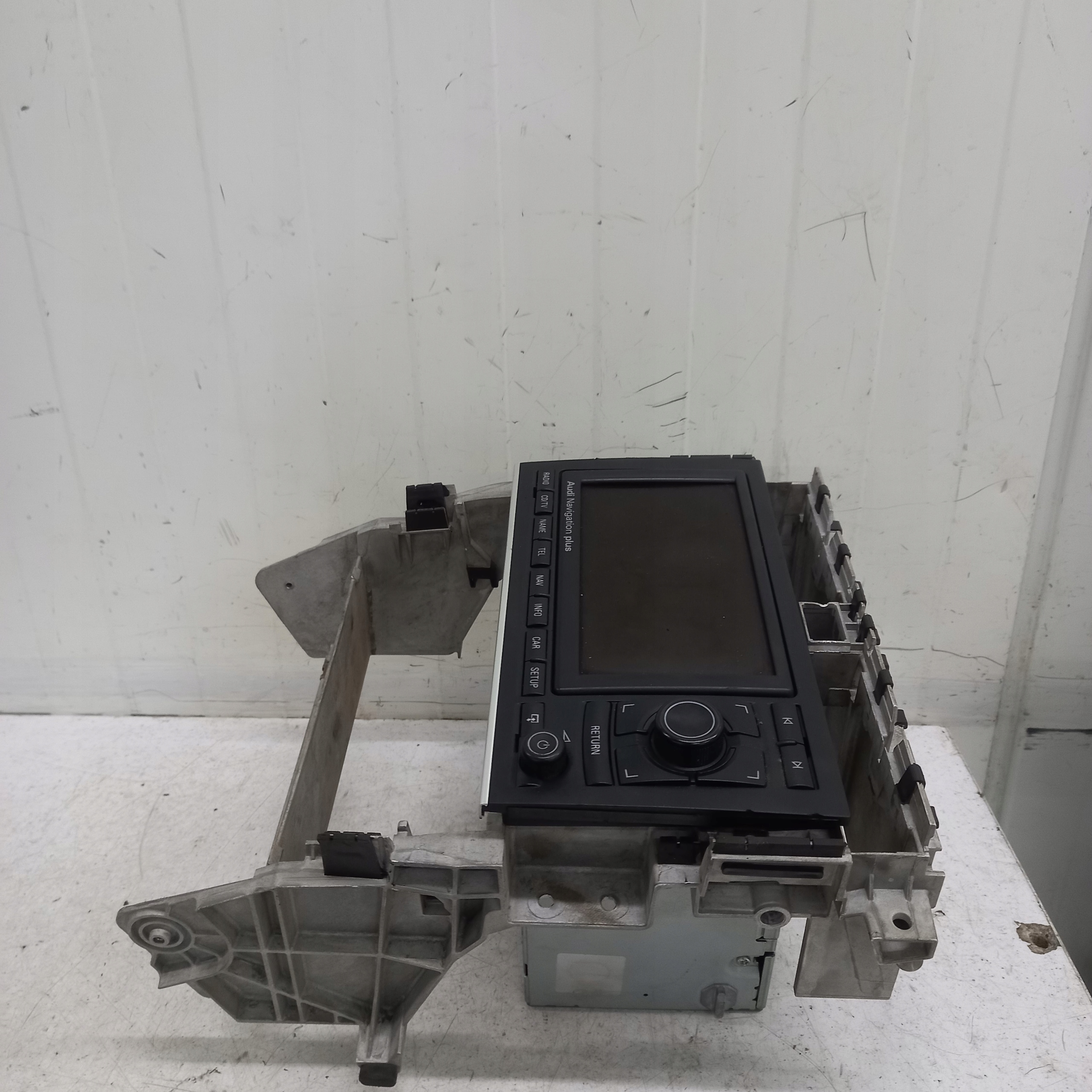 RADIO Navigation FABRYCZNA AUDI AUDI A4 B7 8E0035192C