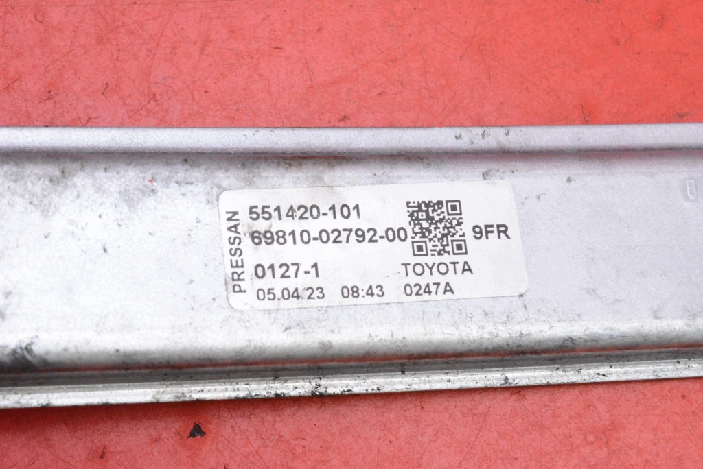 window regulator right front EU 69810-02792-00 TOYOTA COROLLA E21 sedan 18