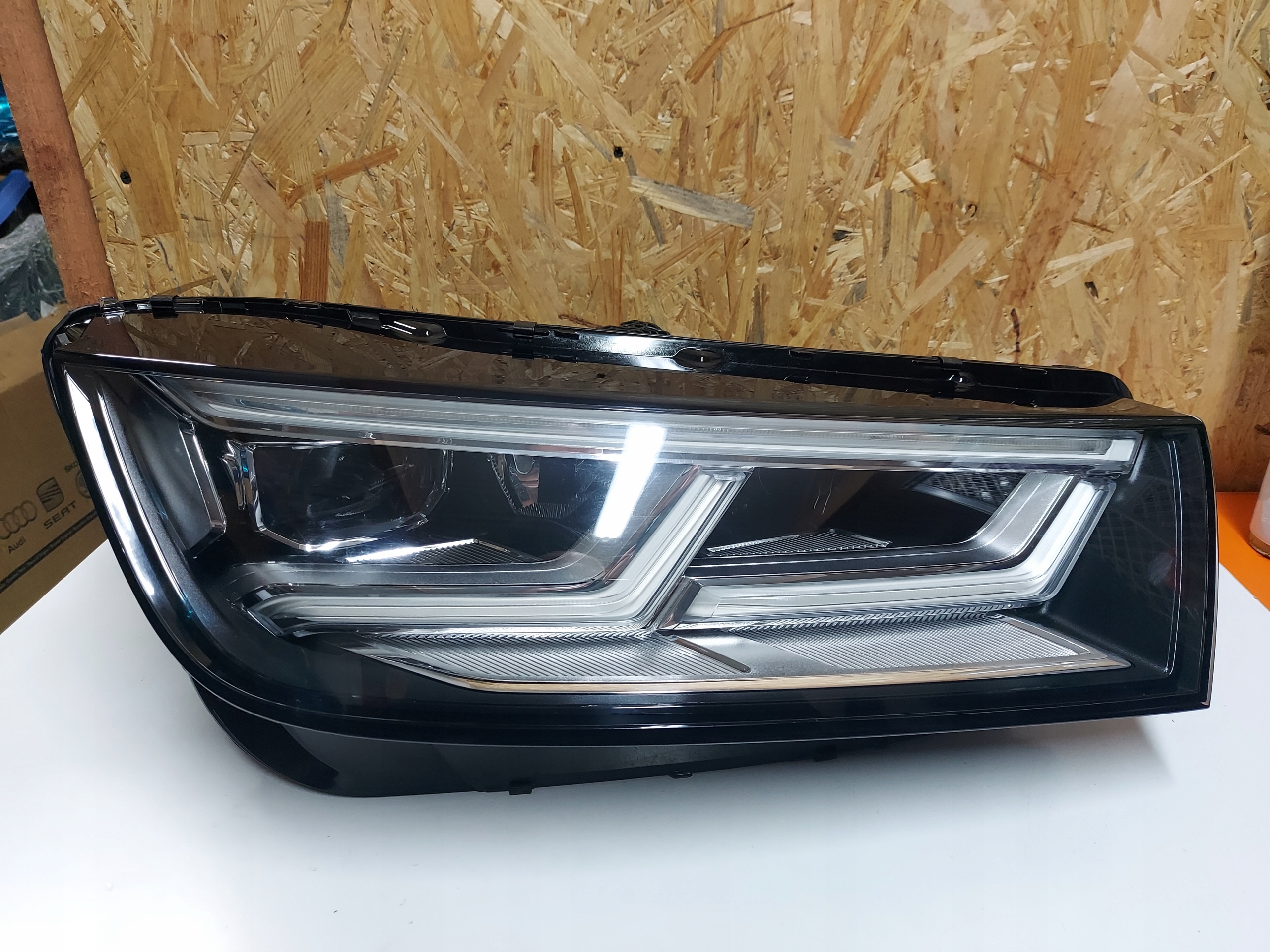 ФАРА ПРАВА ПРАВЫЙ R ПЕРЕД ПЕРЕДНЯЯ AUDI Q5 II 2 LED
