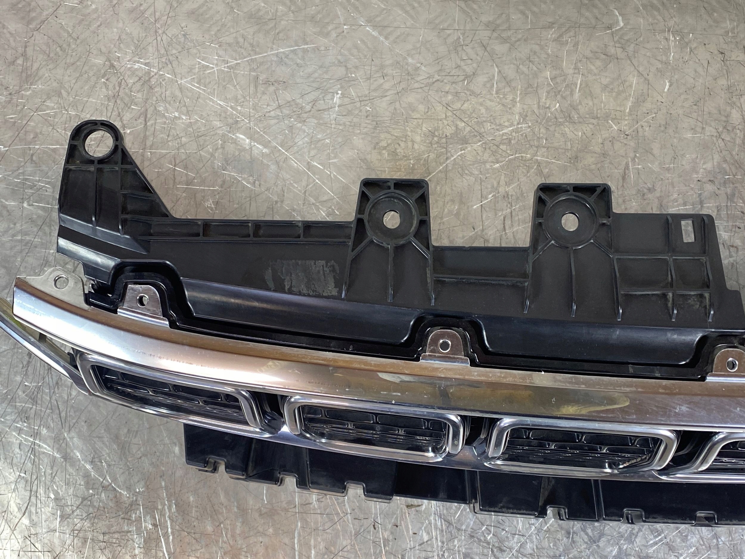 2022 Grand WAGONEER решетка радиатора) 6UF64SZLAB