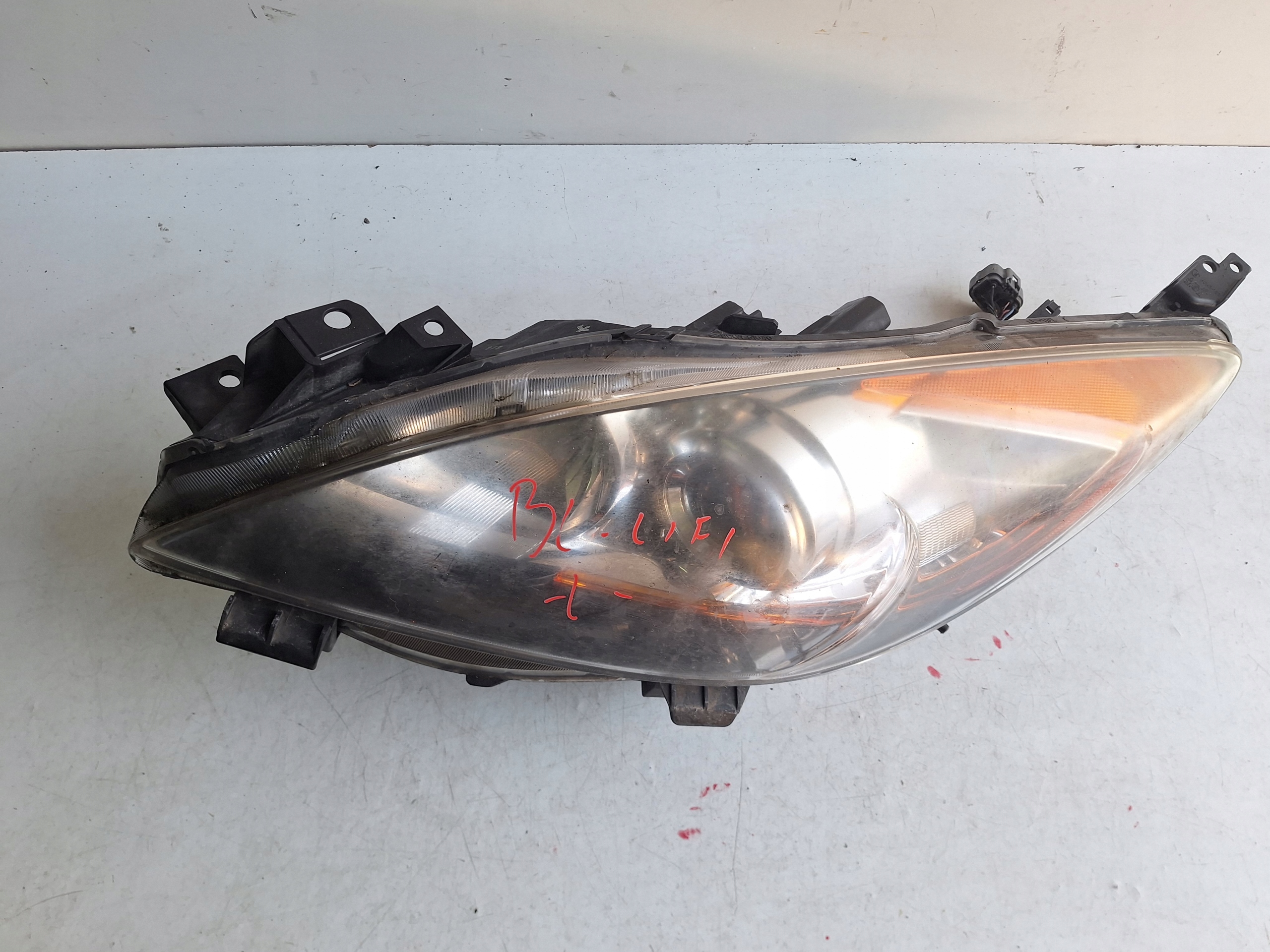 MAZDA 3 BL LIFT 11-13 light left UK