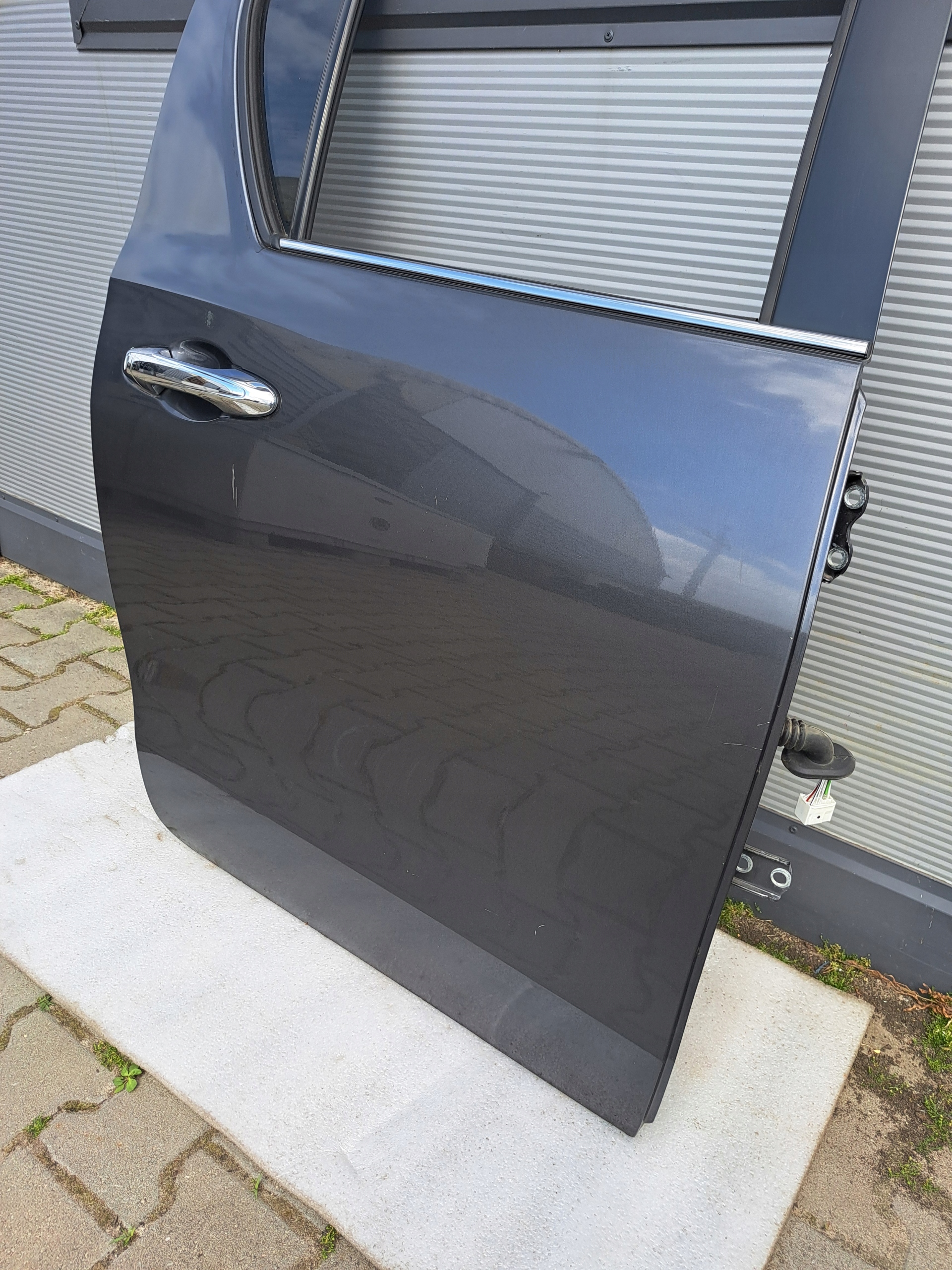 TOYOTA HILUX VIII INVINCIBLE DRZWI PRAWY TYŁ ORYGINAŁ Producent części Toyota OE