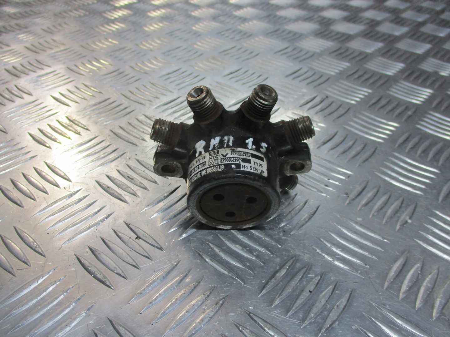 ROZDZIELACZ PALIWA RENAULT MEGANE II 1.5 DCI 8200057232