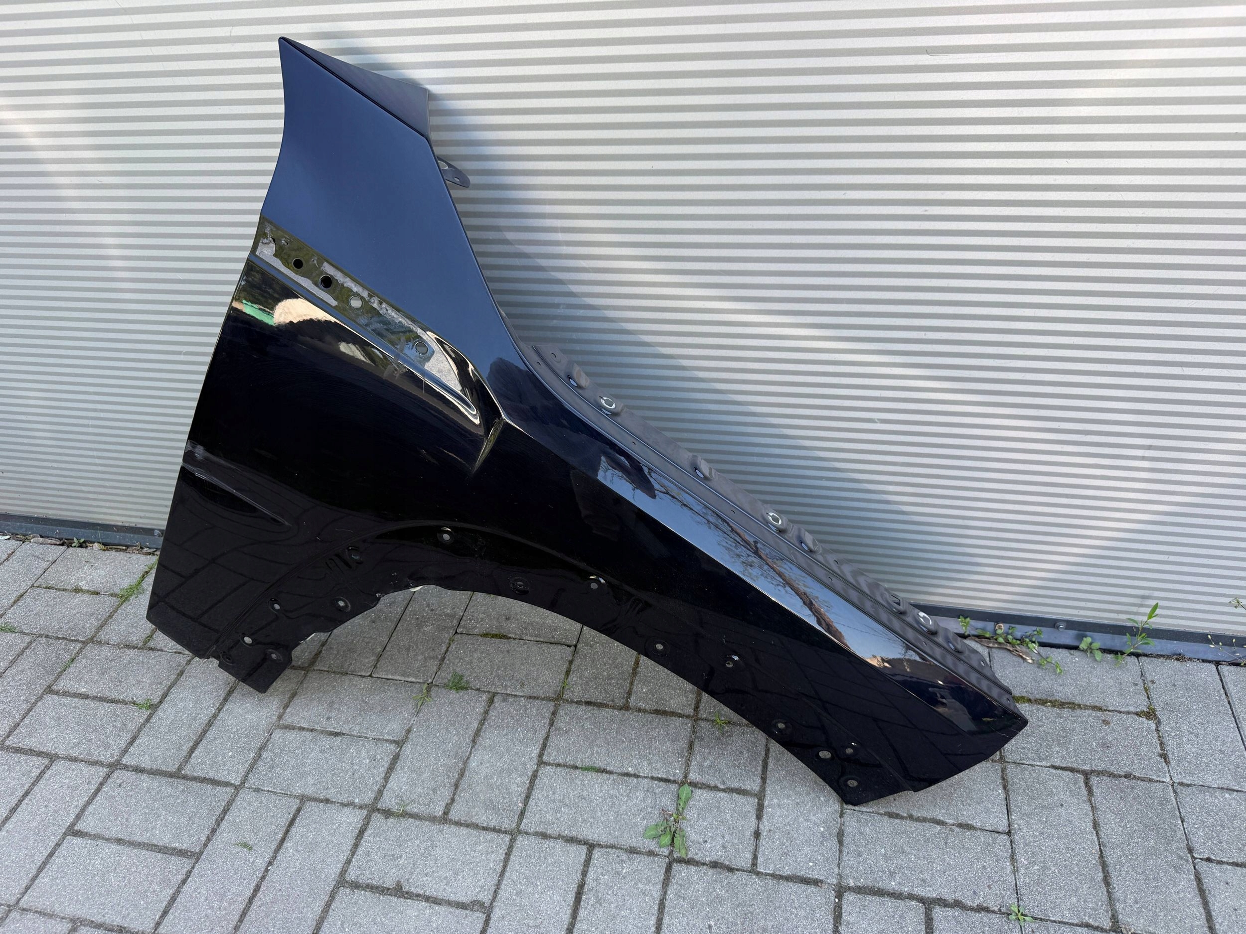 Bmw XM G09 fender right front front