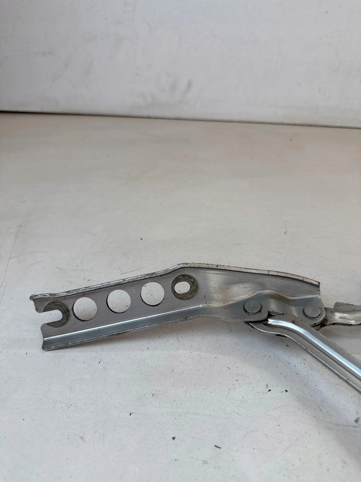 hinge bonnets front front right Skoda Roomster Fabia II