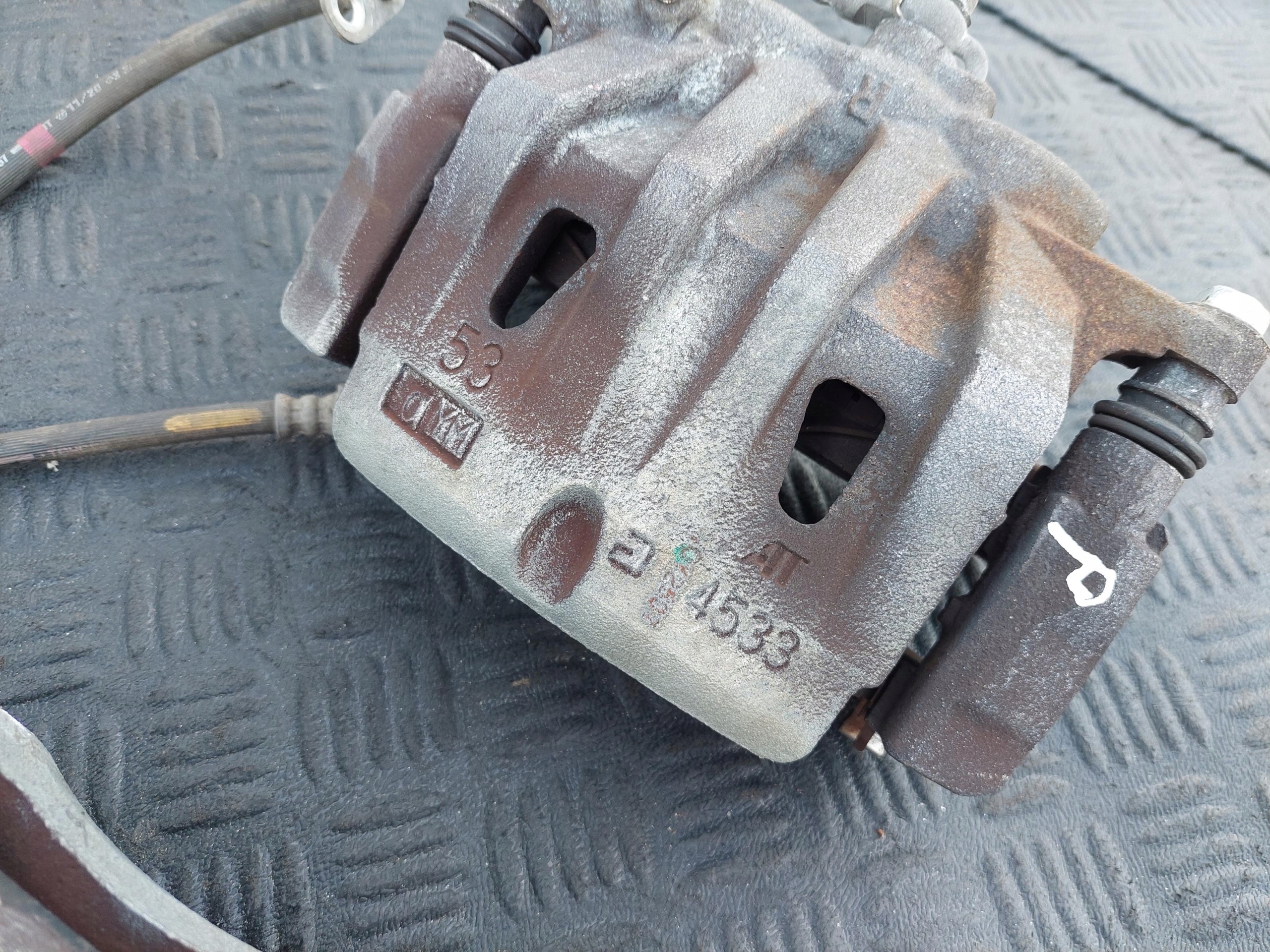 caliper front front left right LEXUS ES VII 7 300 H 2.5