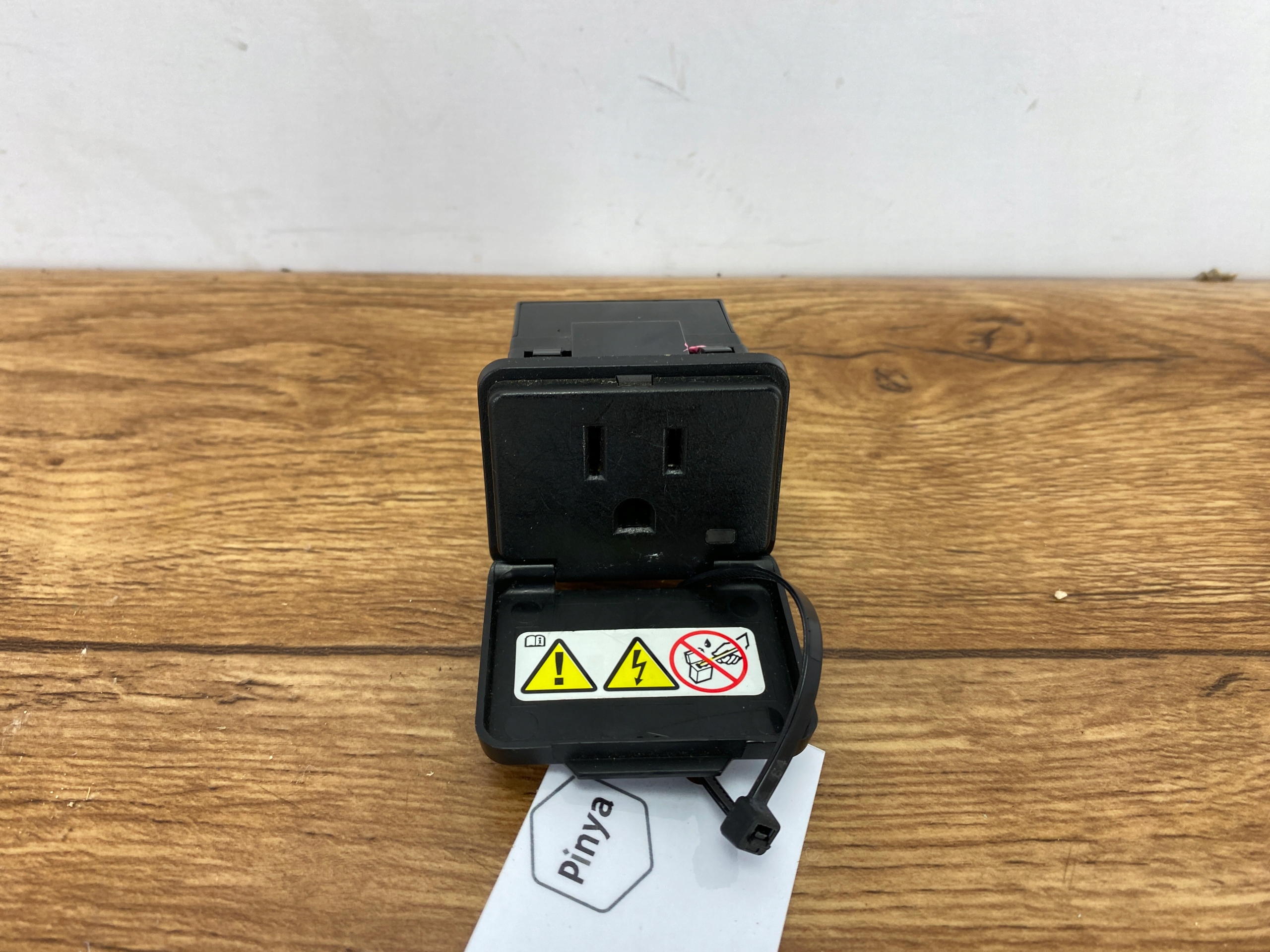 Inwerter adapter connecting spoiler Jeep Wrangler JL 2018+ USA