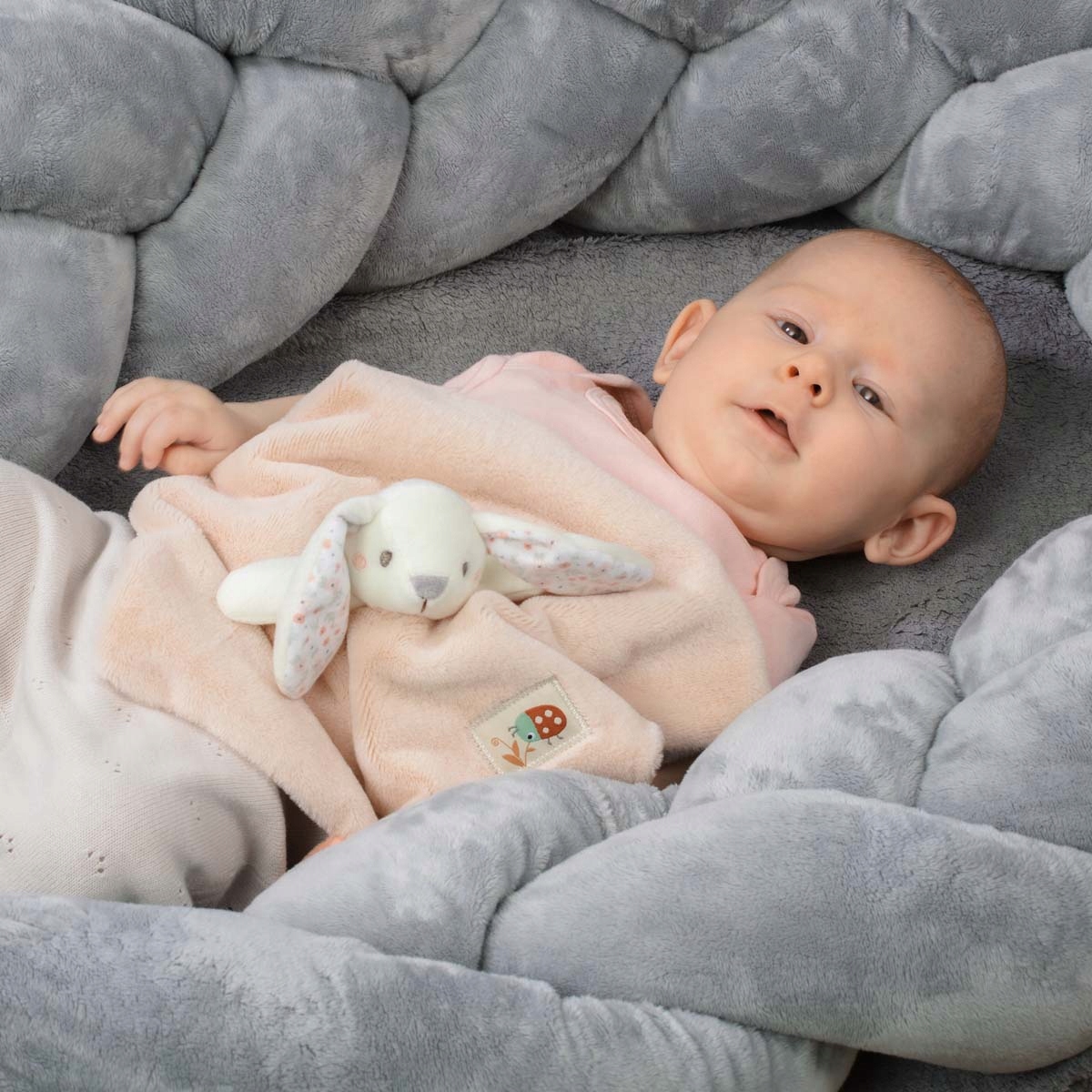 BABYONO PRZYTULANKA KOCYK DLA NIEMOWLĄ KRÓLICZEK BABY BUNNY Zawiera baterie nie