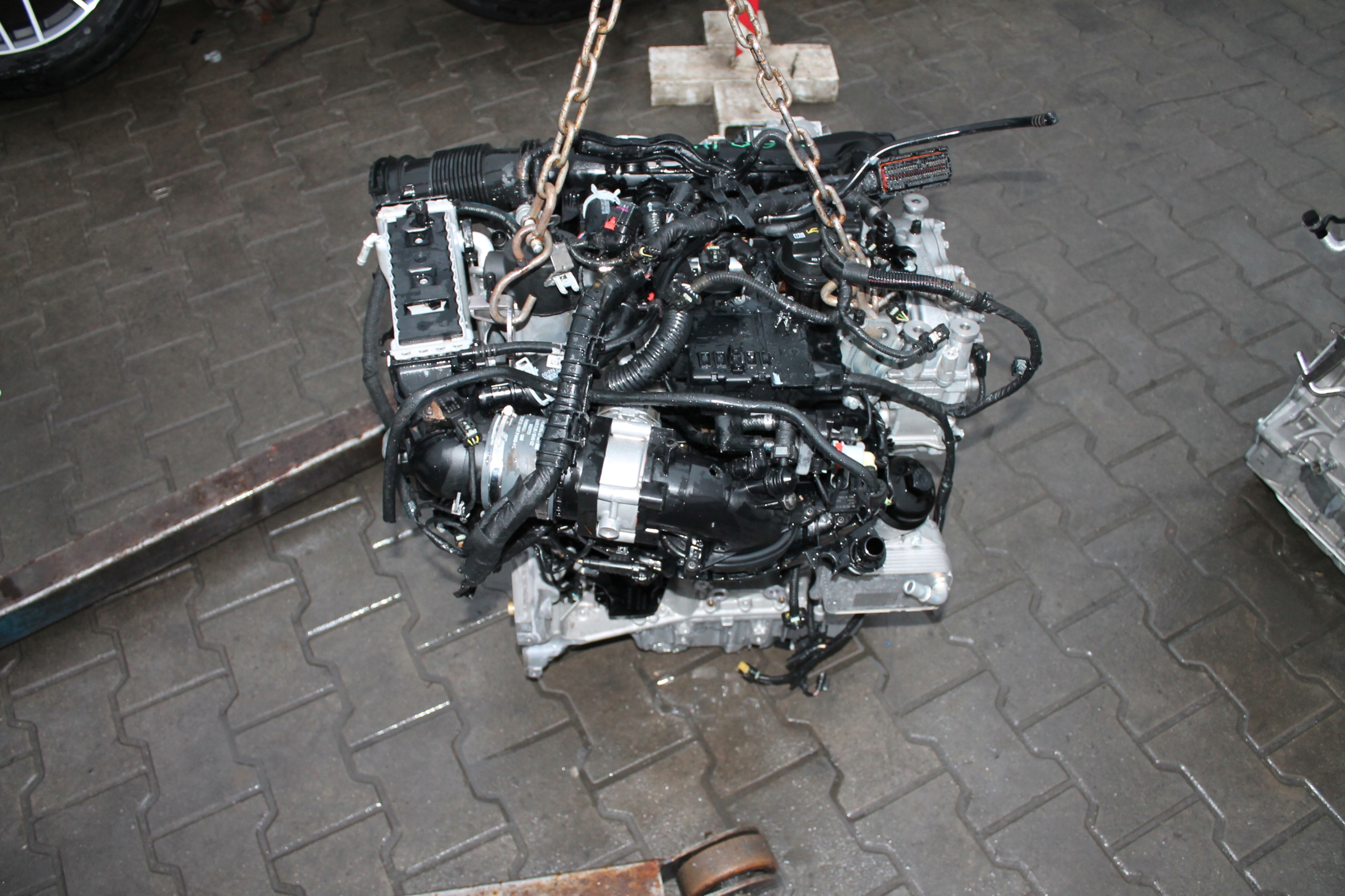 SINIK complete MERCEDES AMG 35 260920 20 TYSKM