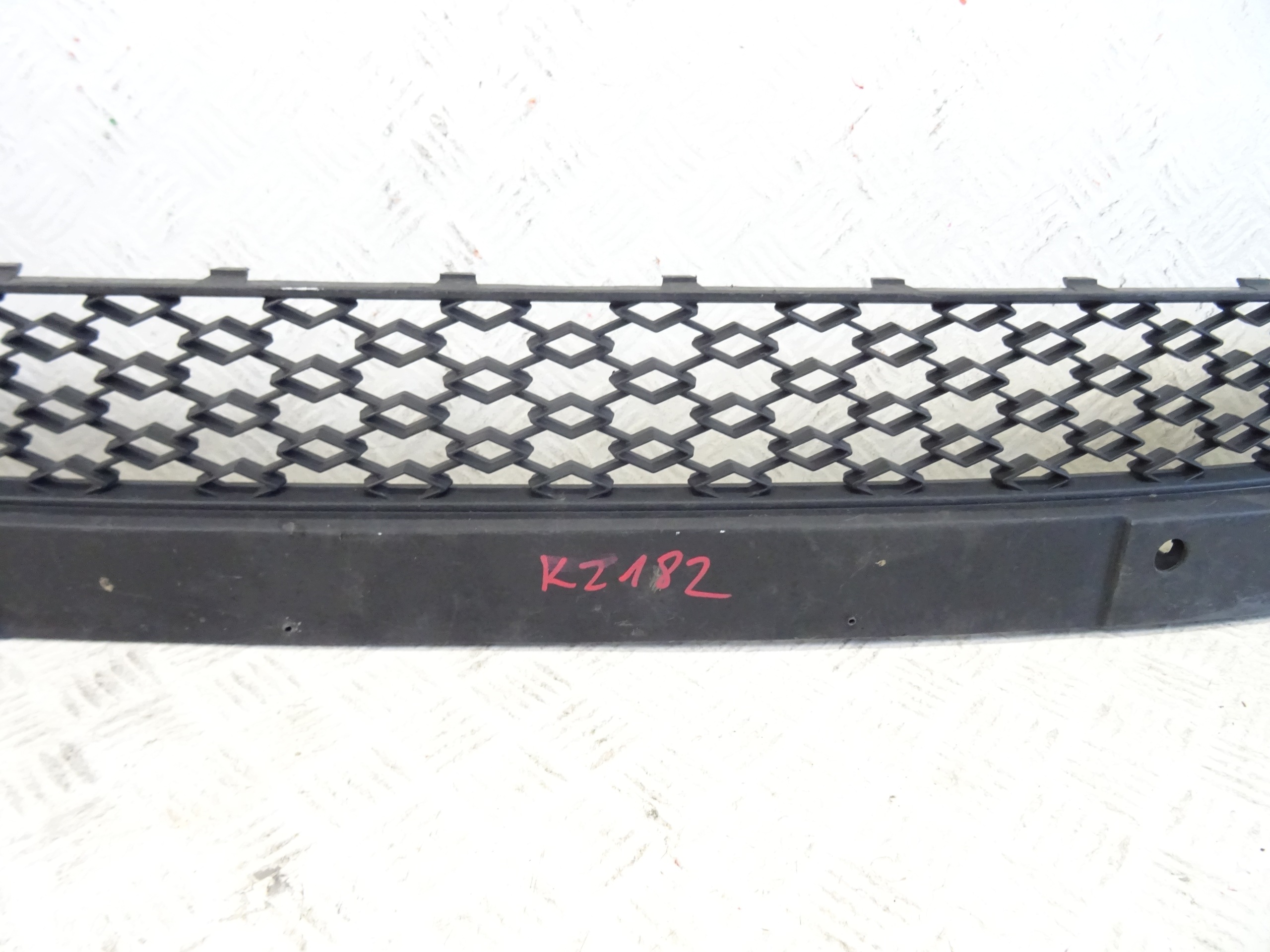 grid of a bumper front front central SKODA KODIAQ 565853677F