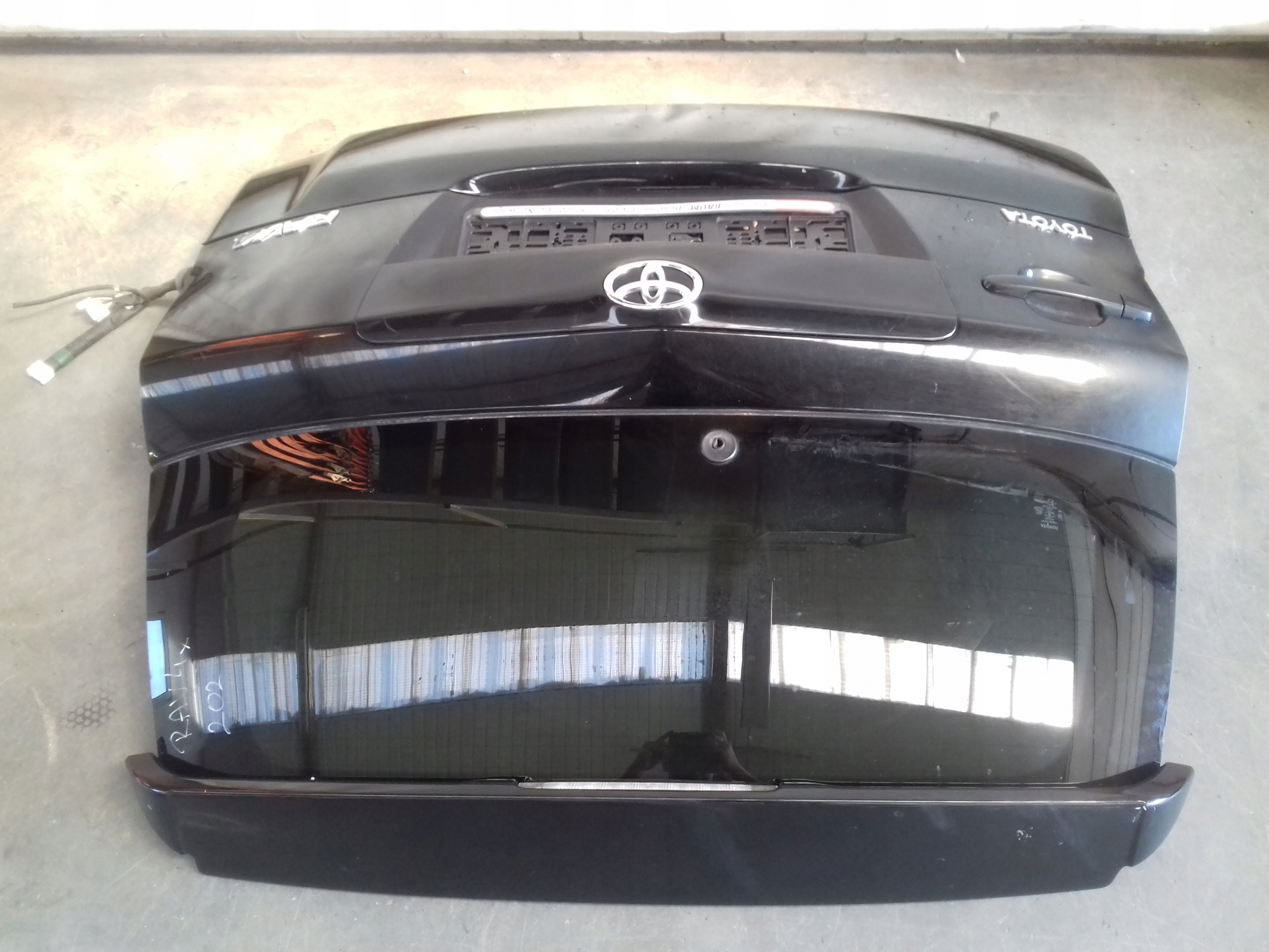 trunk door boot 202 Toyota RAV4