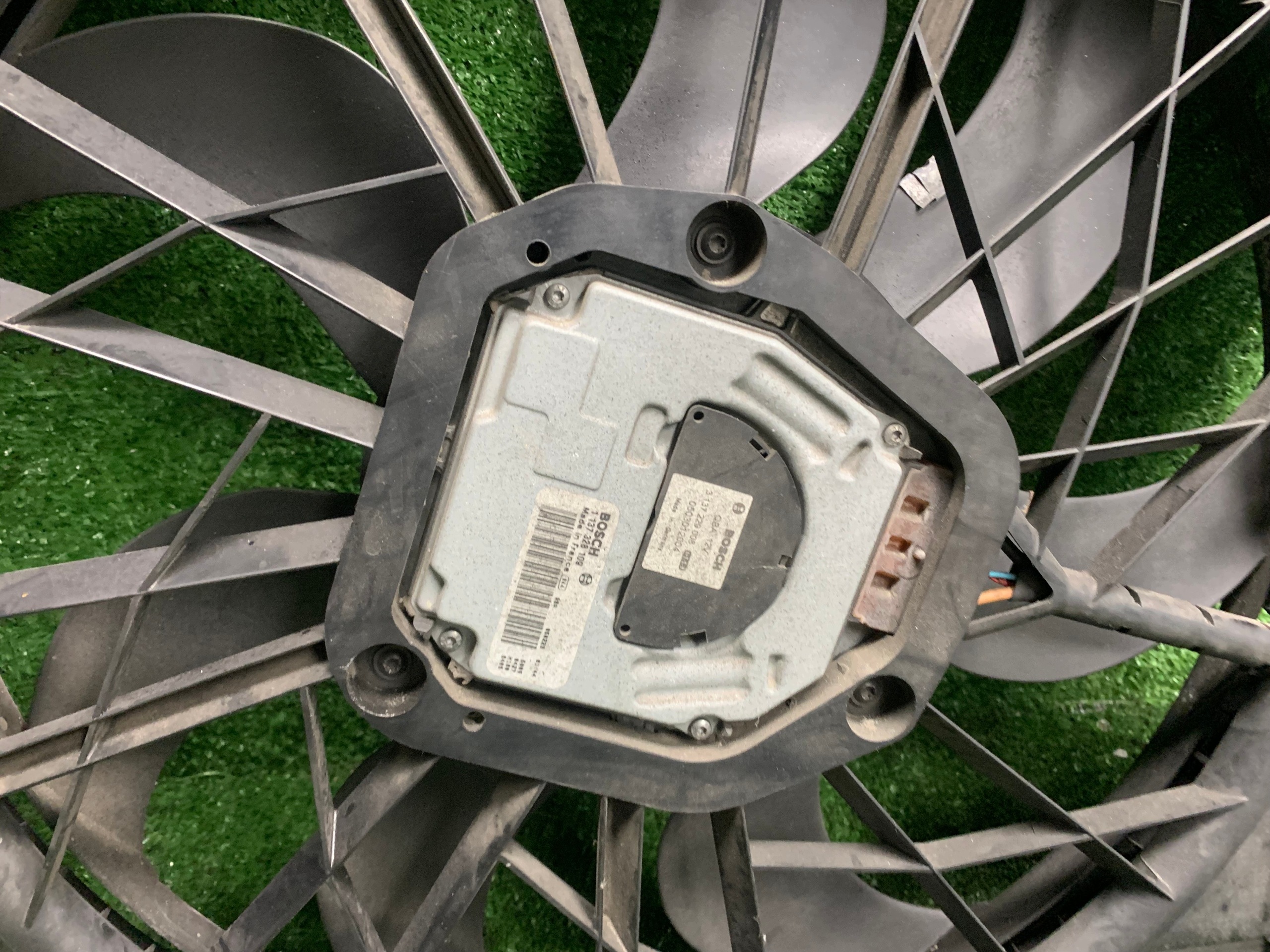 ventilátor chladiče MERCEDES E-KLASA W211 2.2 CDI A2115000593