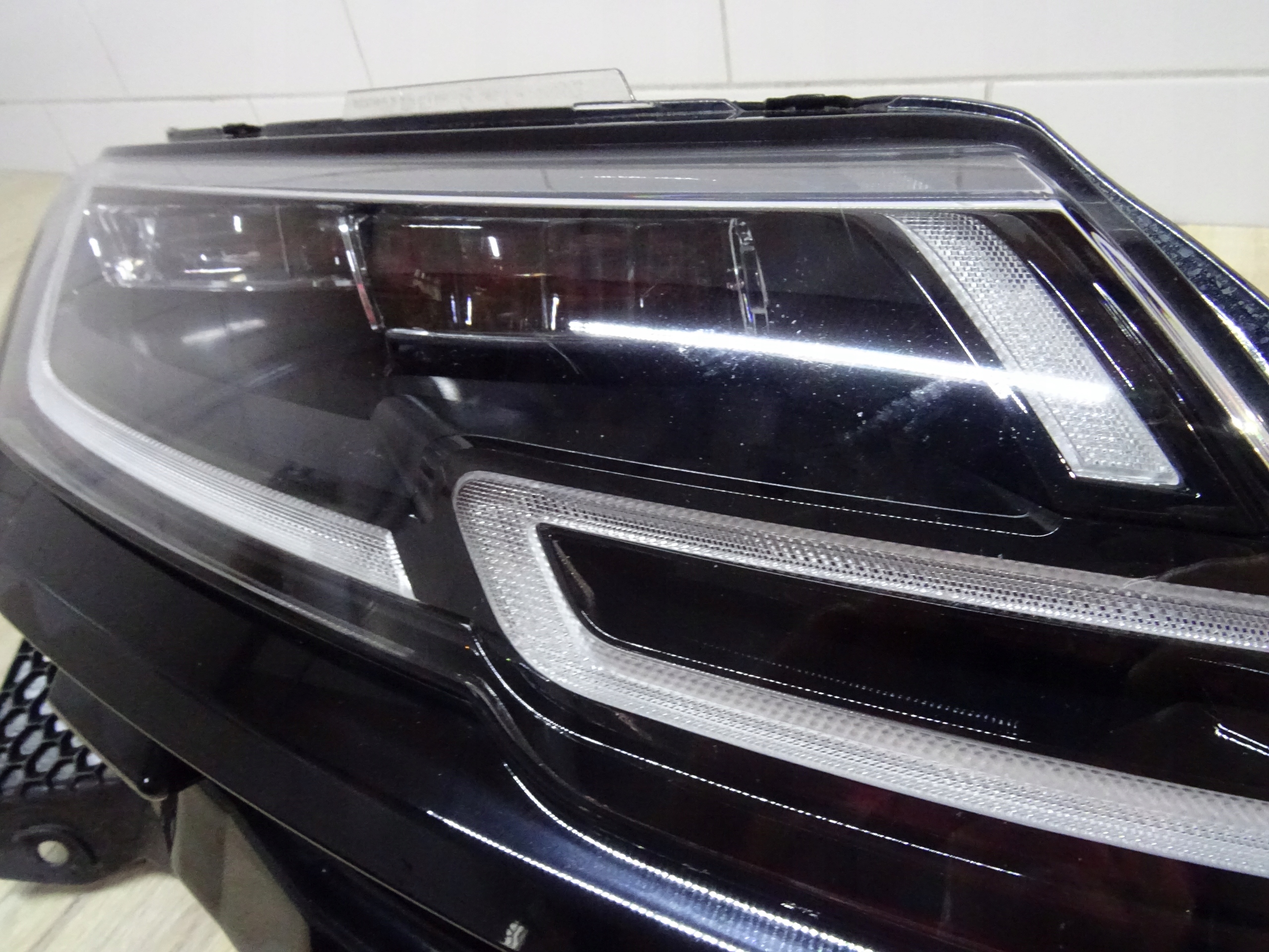 Range Rover Velar L560 Full Led l8a2-13w029-la Numer katalogowy oryginału FULL LED LAMPA REFLEKTOR