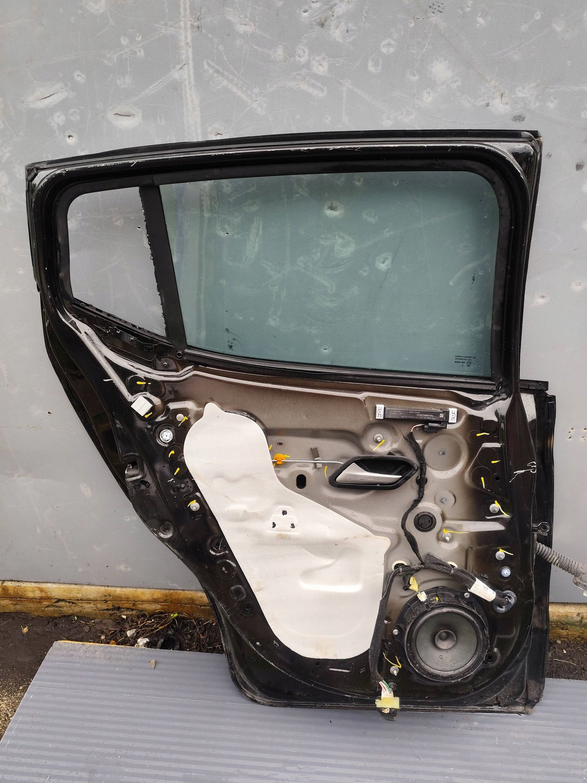 DACIA SANDERO III door rear part rear. left complete