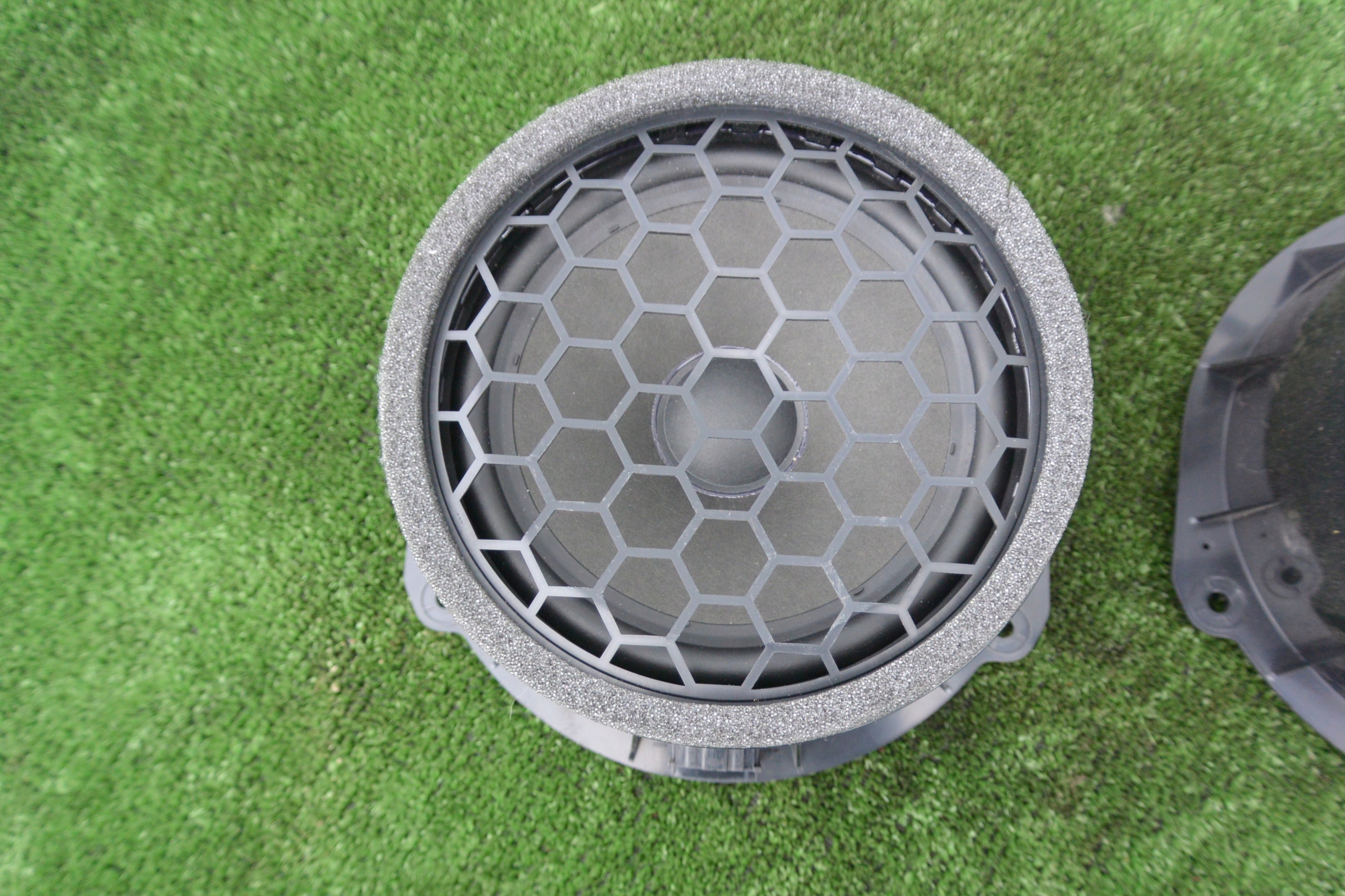 speaker NISKOTONOWY door rear part left right AUDI Q7 Q8 4M
