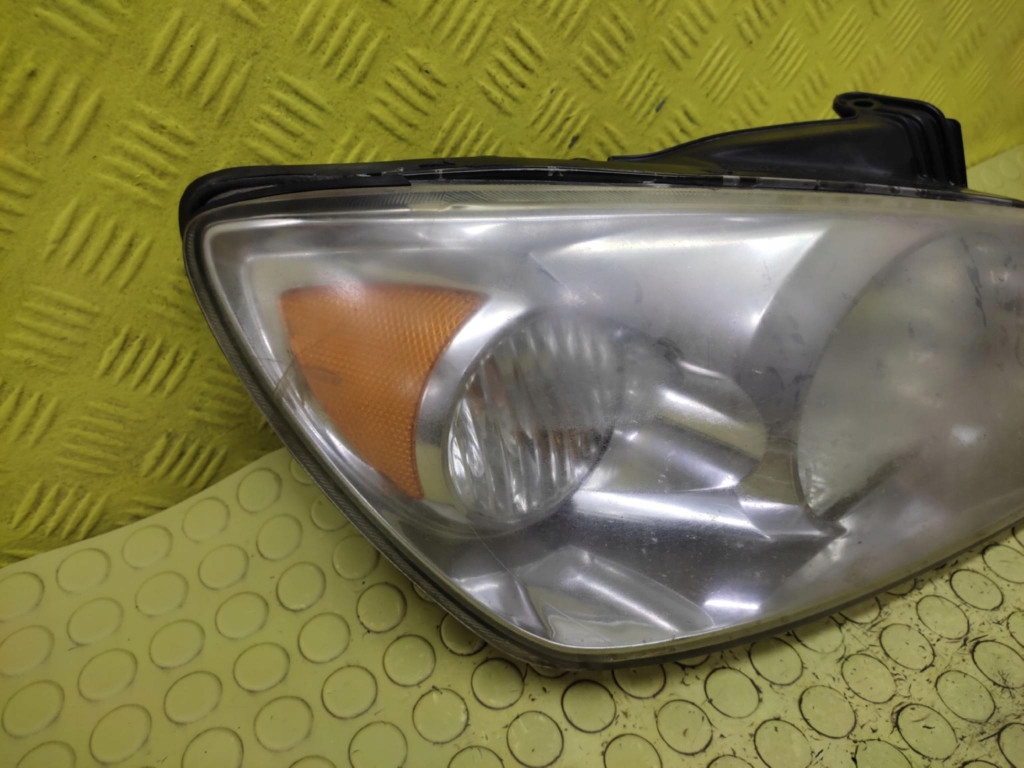 KIA CERATO and REFLEKTOR light right front