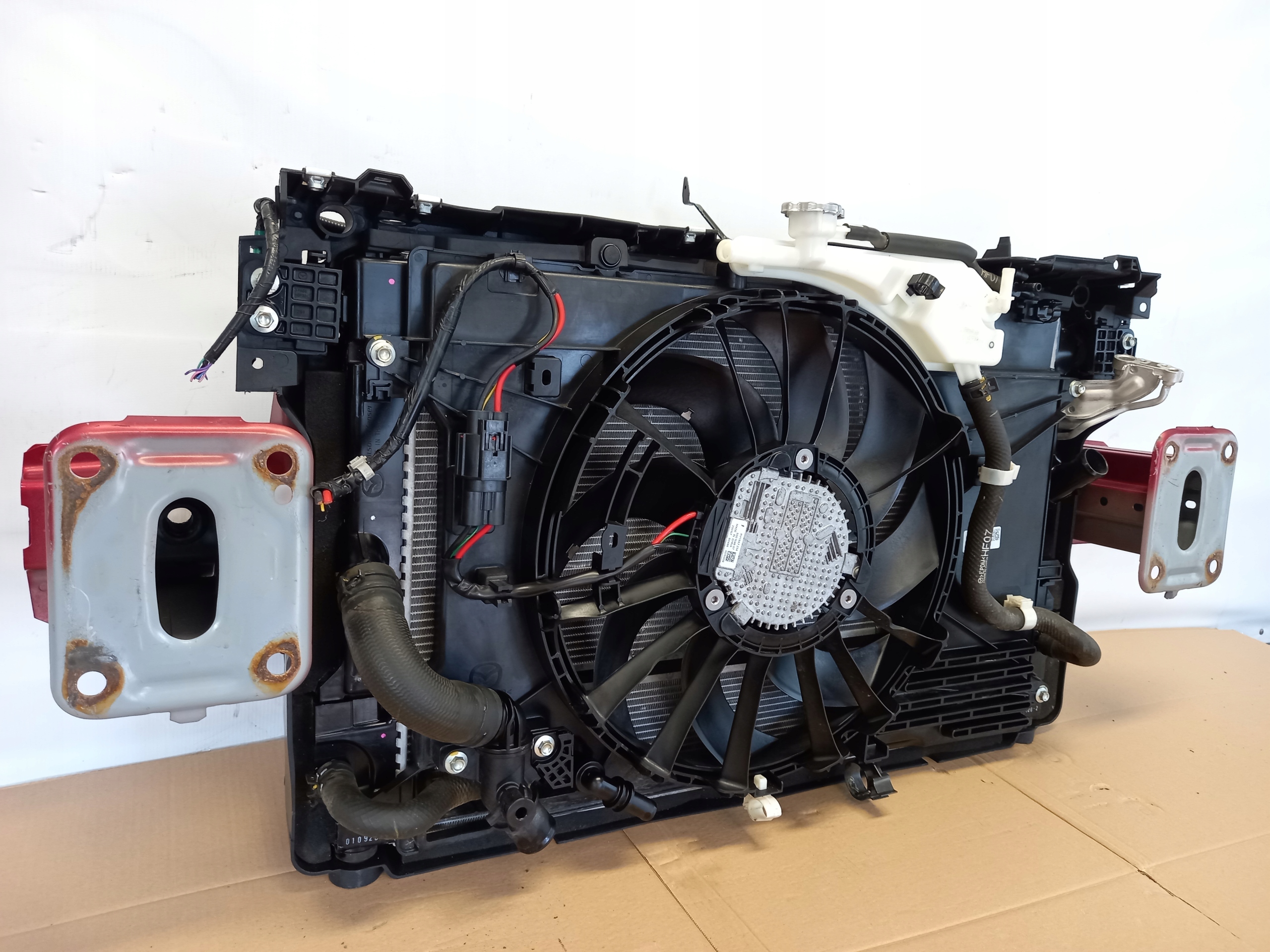 PAS PRZEDNI BELKA KOMPLET CHŁODNIC MAZDA CX-30 2.0i HYBRID 978FFVDV798 Typ samochodu Samochody osobowe