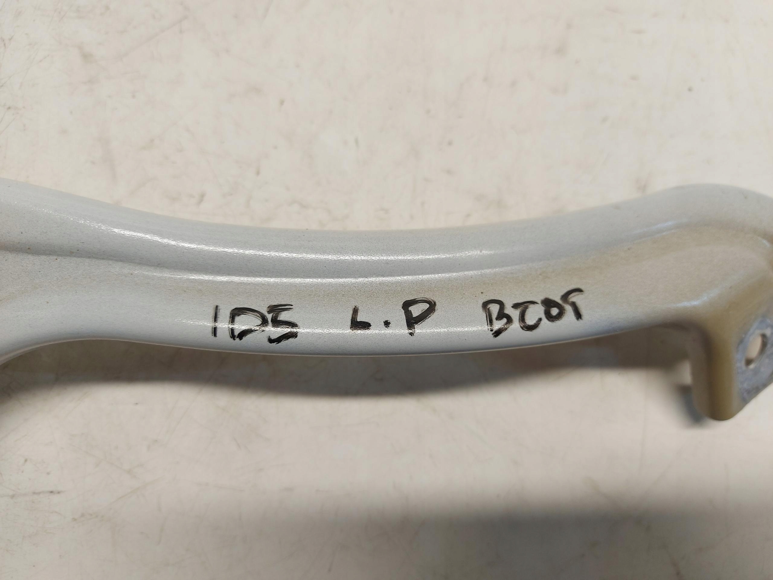 VW ID5 GTX Support plaque Aile Gauche Avant 11A821135A