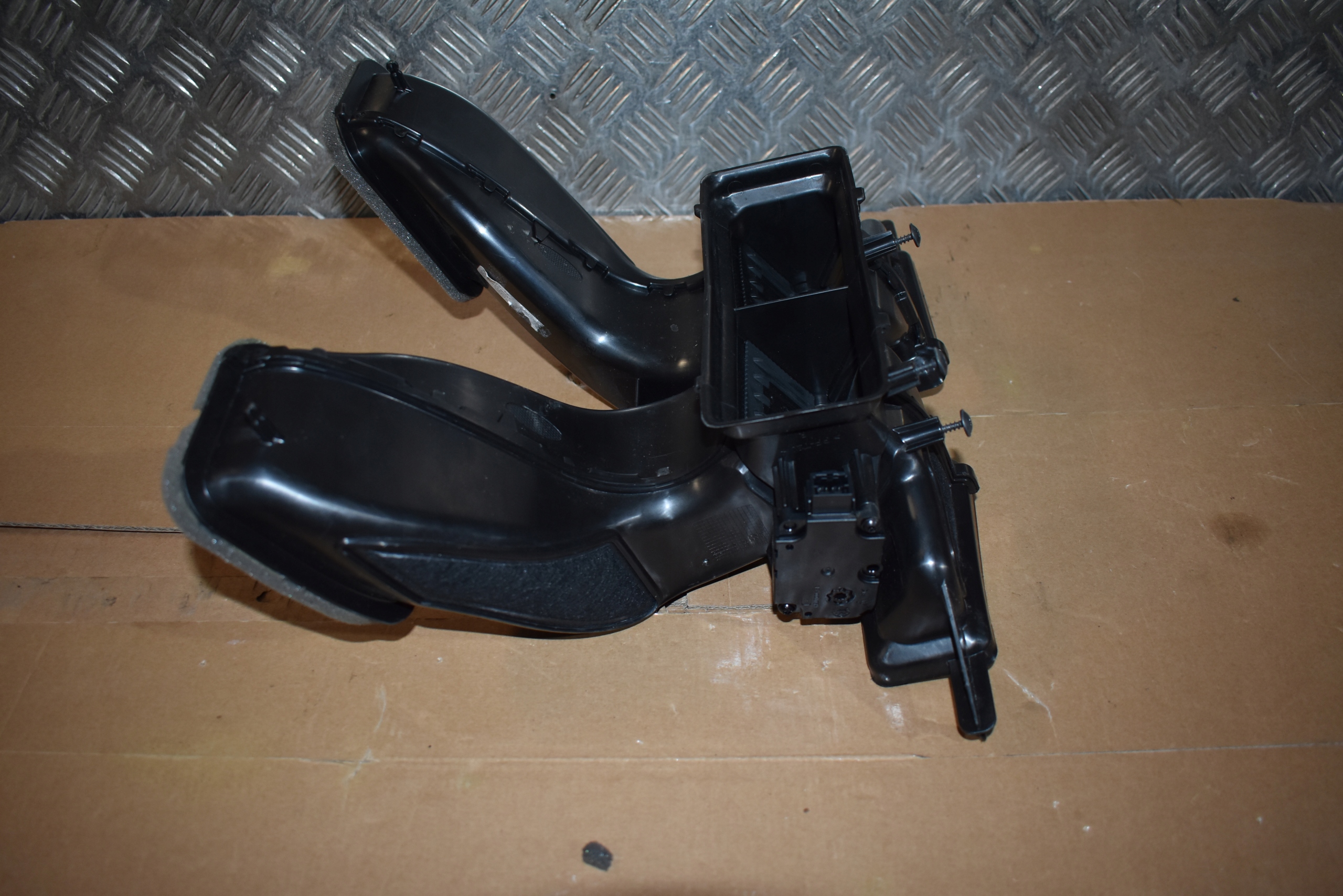 IDEALNY drain air PORSCHE CAYENNE 9Y 1