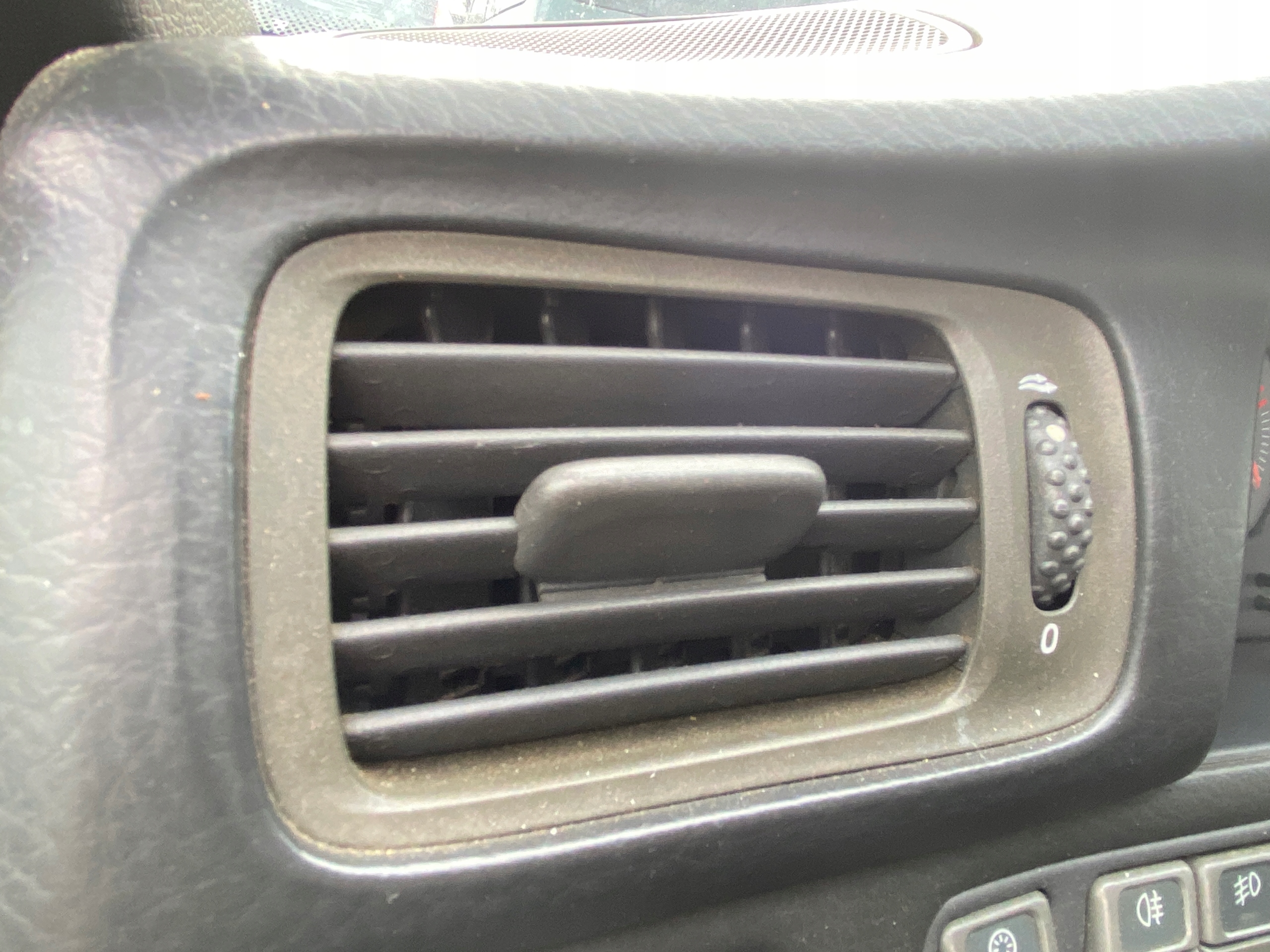 Volvo V70 1 and 95-00 grid air conditioning devices air left driver´s