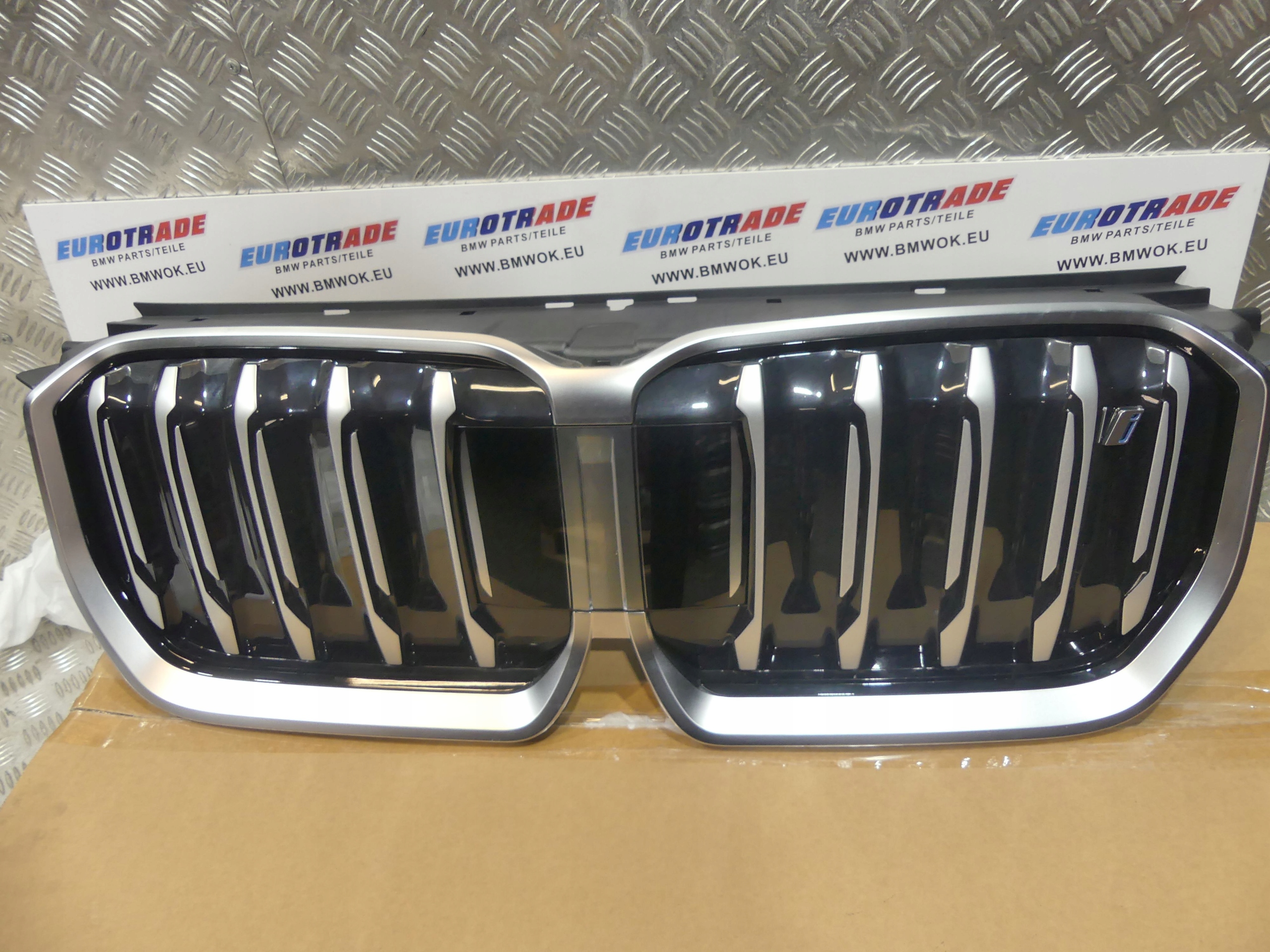 BMW iX1 U11 Kühlergrill FRONTGRILL Kühlergitter 5A076E4 - Thumbnail 11
